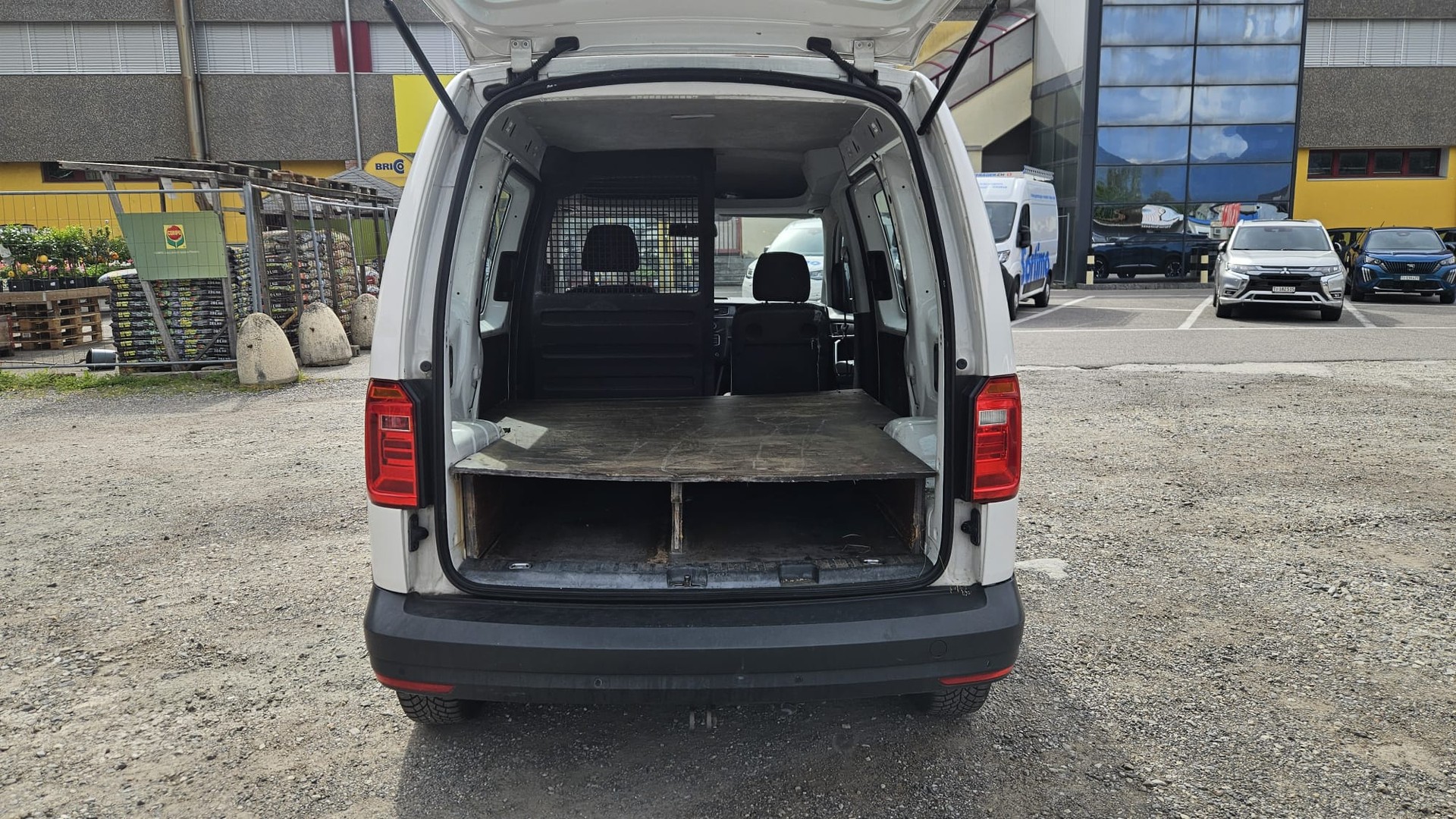 VW Caddy 2.0TDI 4Motion BlueMotion Technology-image-4