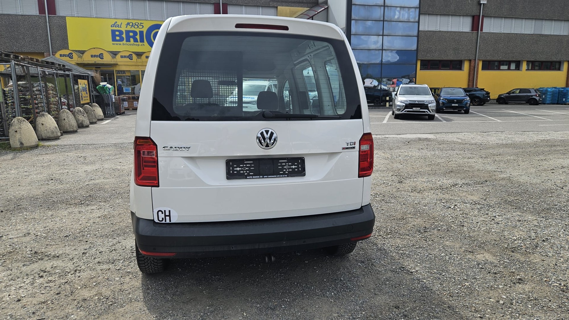 VW Caddy 2.0TDI 4Motion BlueMotion Technology-image-3