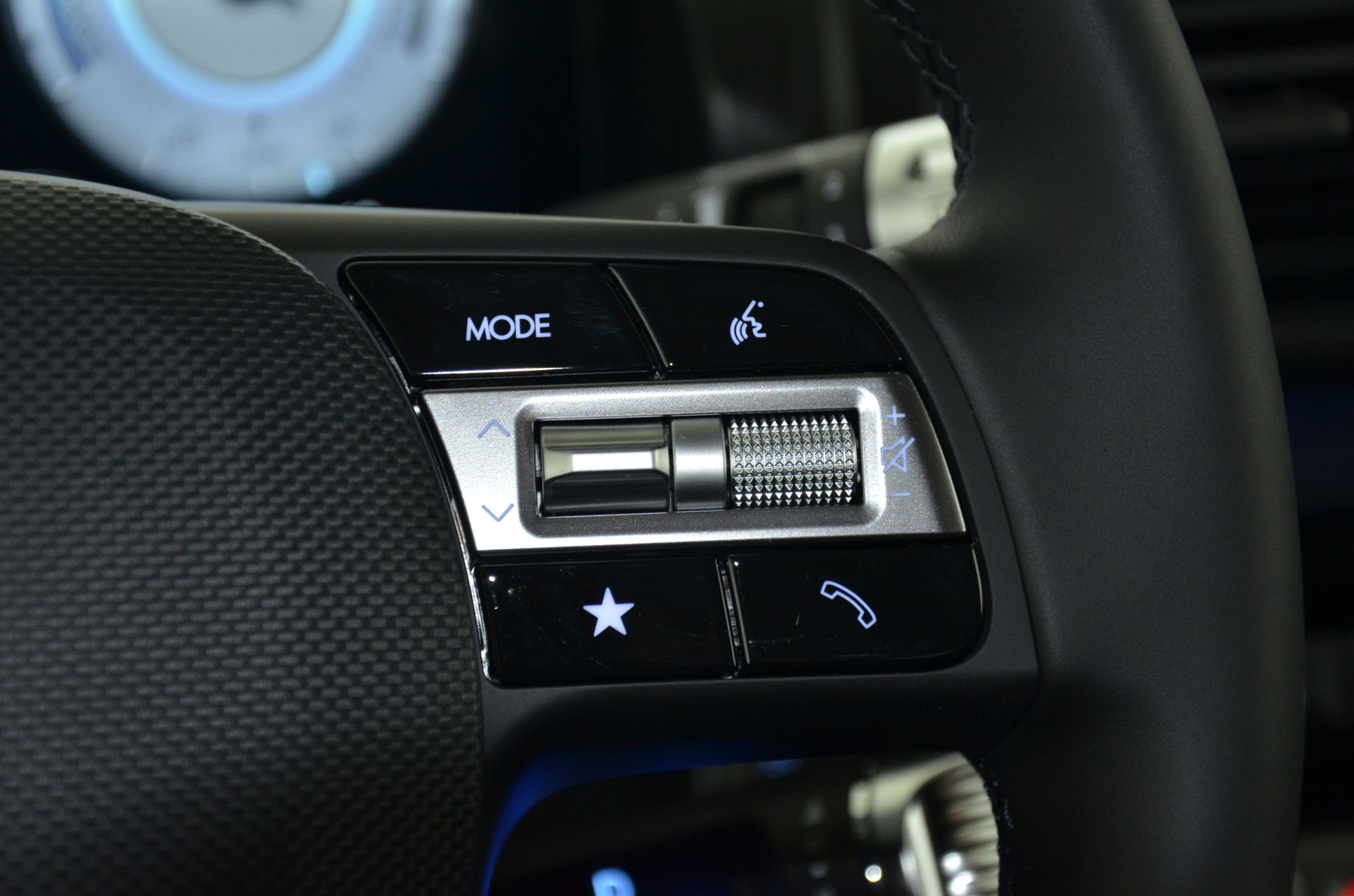 HYUNDAI Inster 49kWh Luxury-image-18