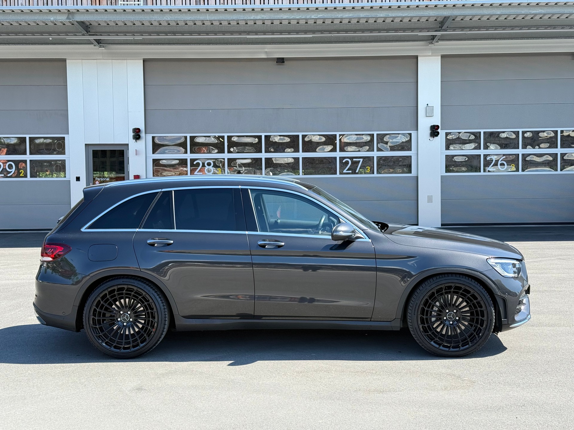 MERCEDES-BENZ GLC 400 d 4Matic AMG Line 9G-Tronic-image-4