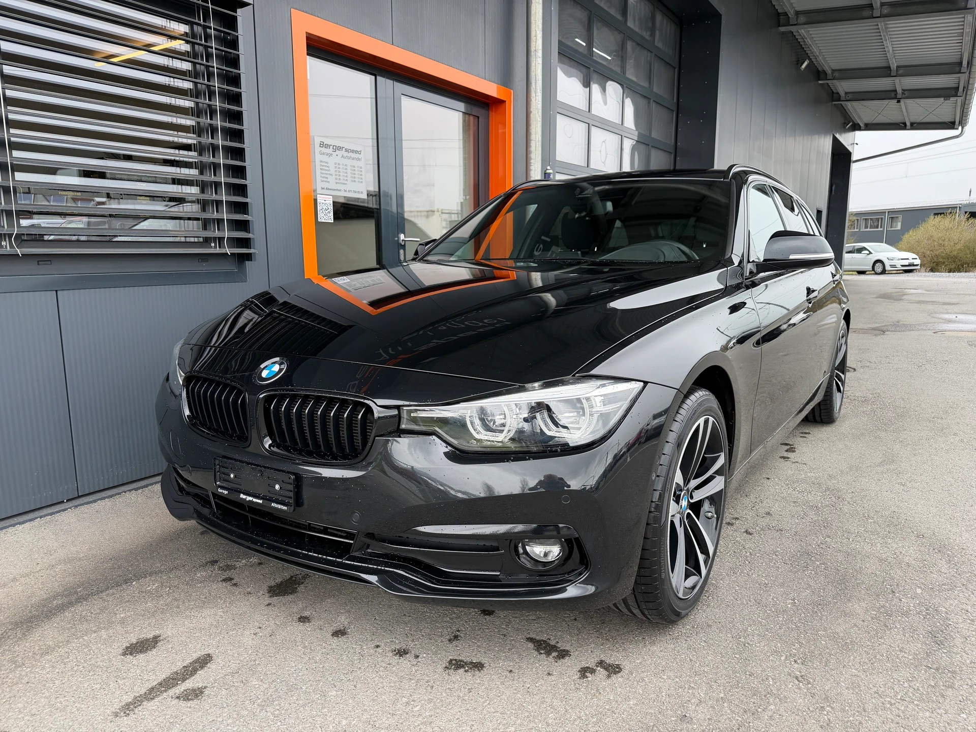 BMW 320d xDrive Touring Edition Sport Line Steptronic-image-4