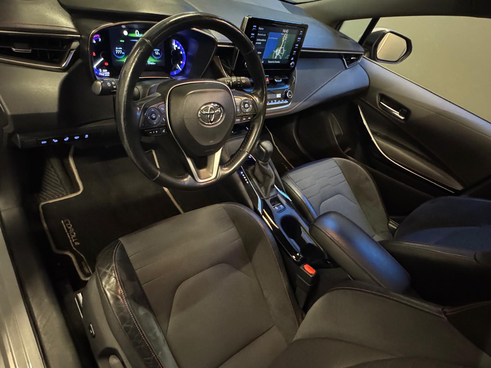 TOYOTA Corolla Hybrid 1.8 VVT-i 16V GPS 122 HSD CVT 98-showroom-element-1