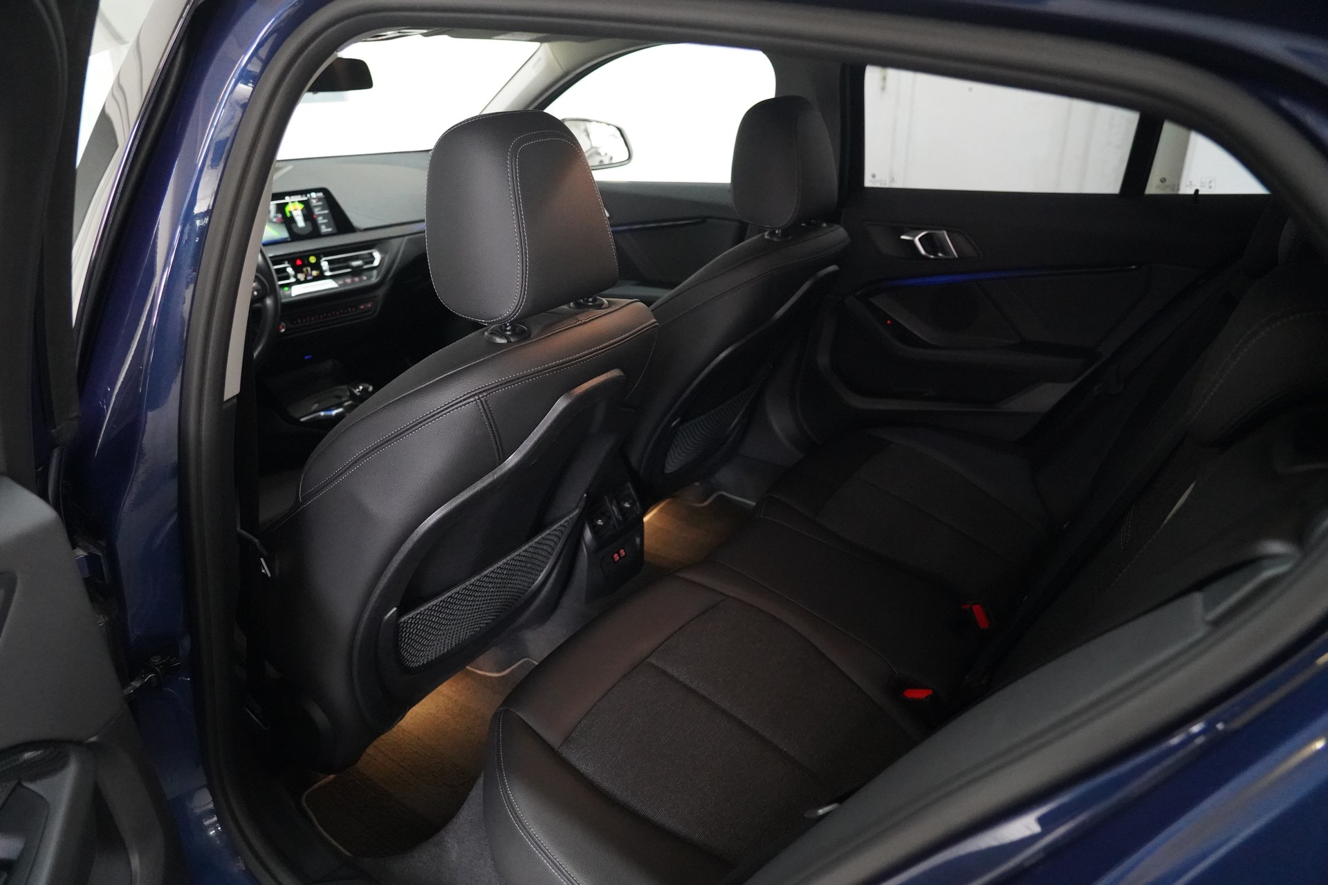 BMW 120d xDrive Steptronic Sport Line-image-11