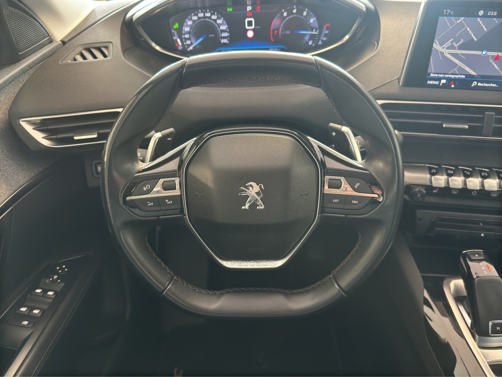 PEUGEOT 3008 1.2 PureTech Allure EAT-image-10
