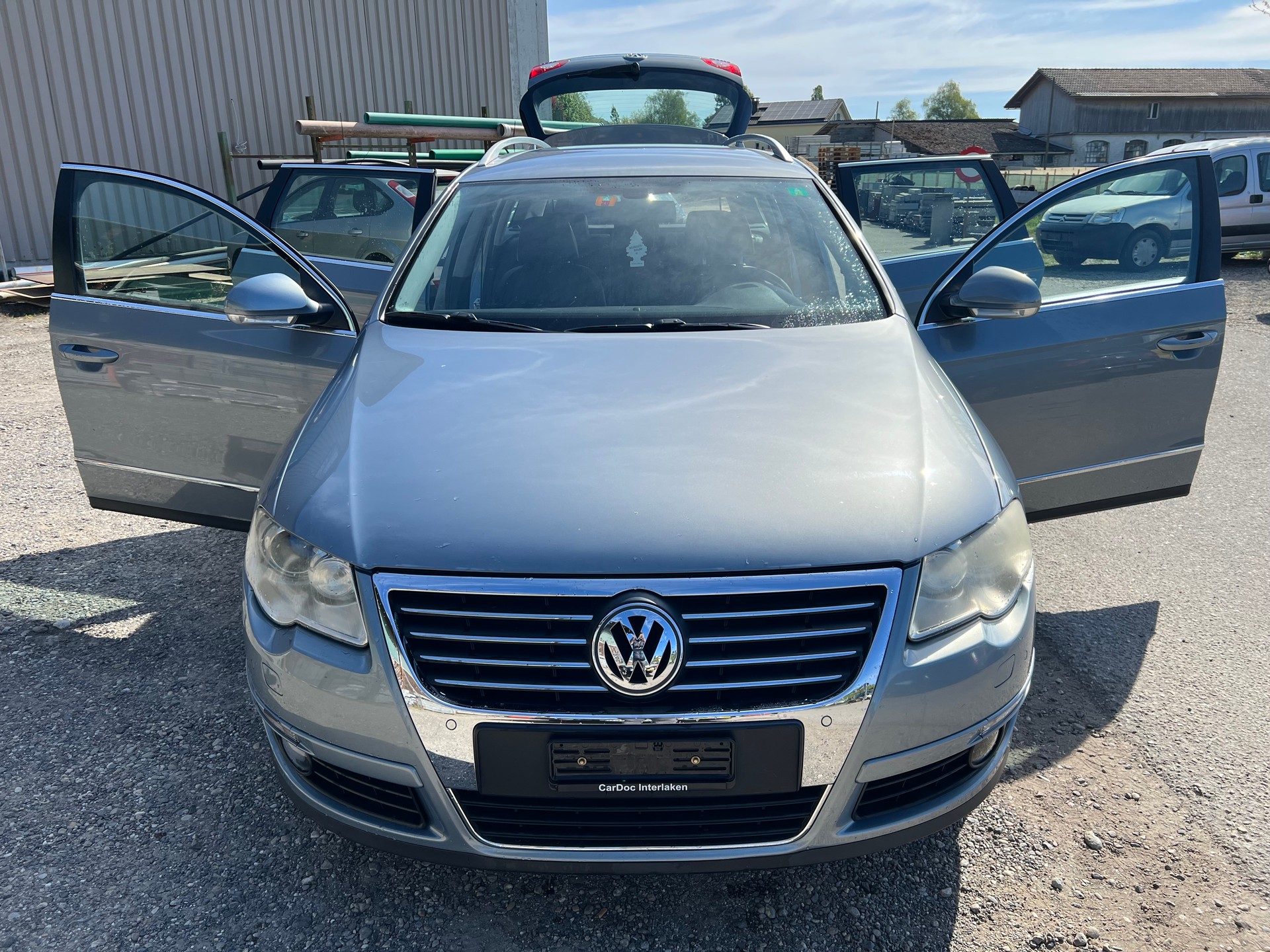 VW Passat Variant 2.0T FSI Premium Tiptronic-image-6
