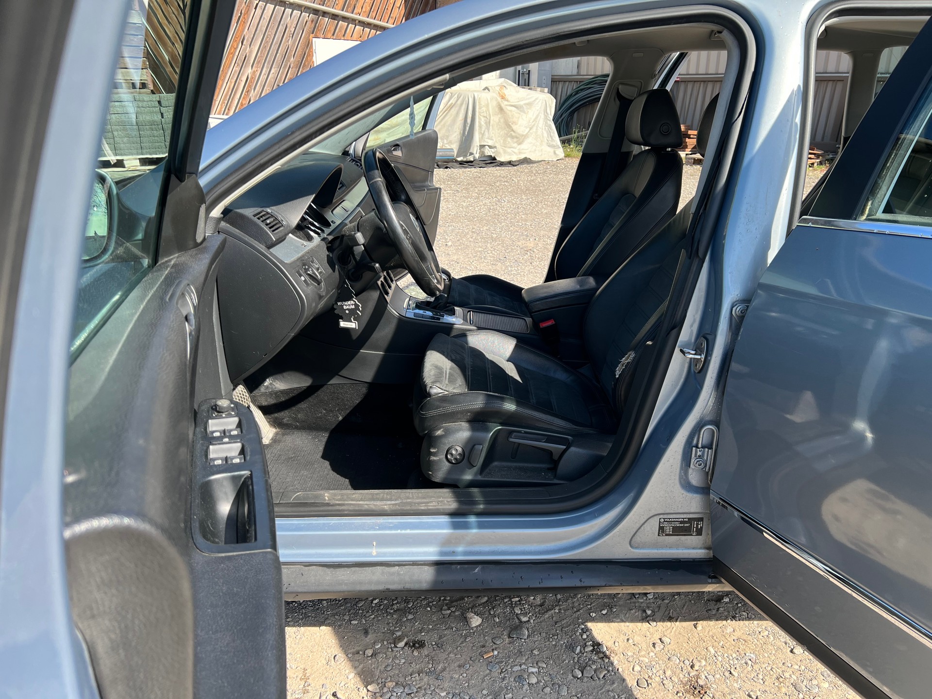 VW Passat Variant 2.0T FSI Premium Tiptronic-image-7