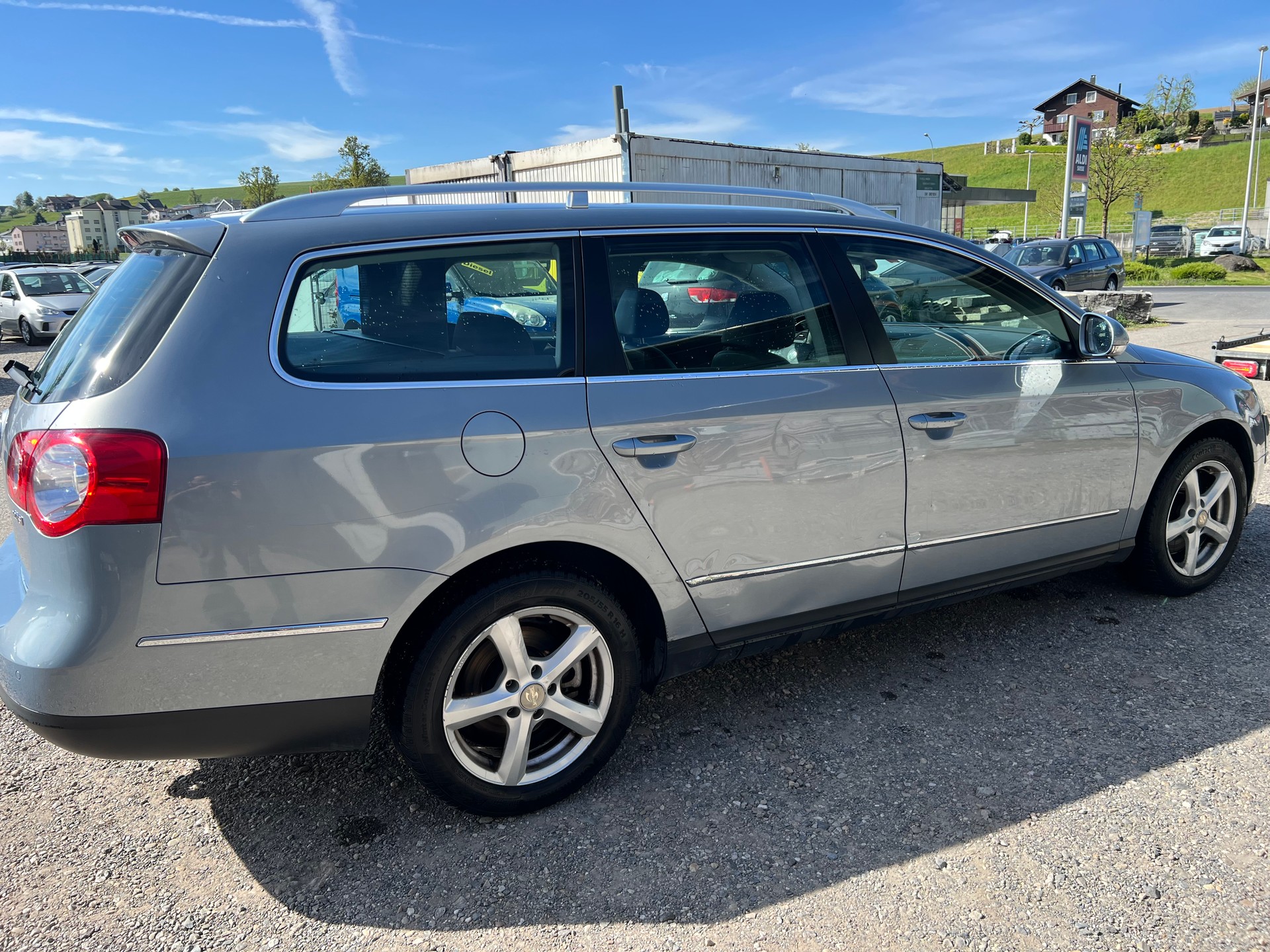 VW Passat Variant 2.0T FSI Premium Tiptronic-image-4