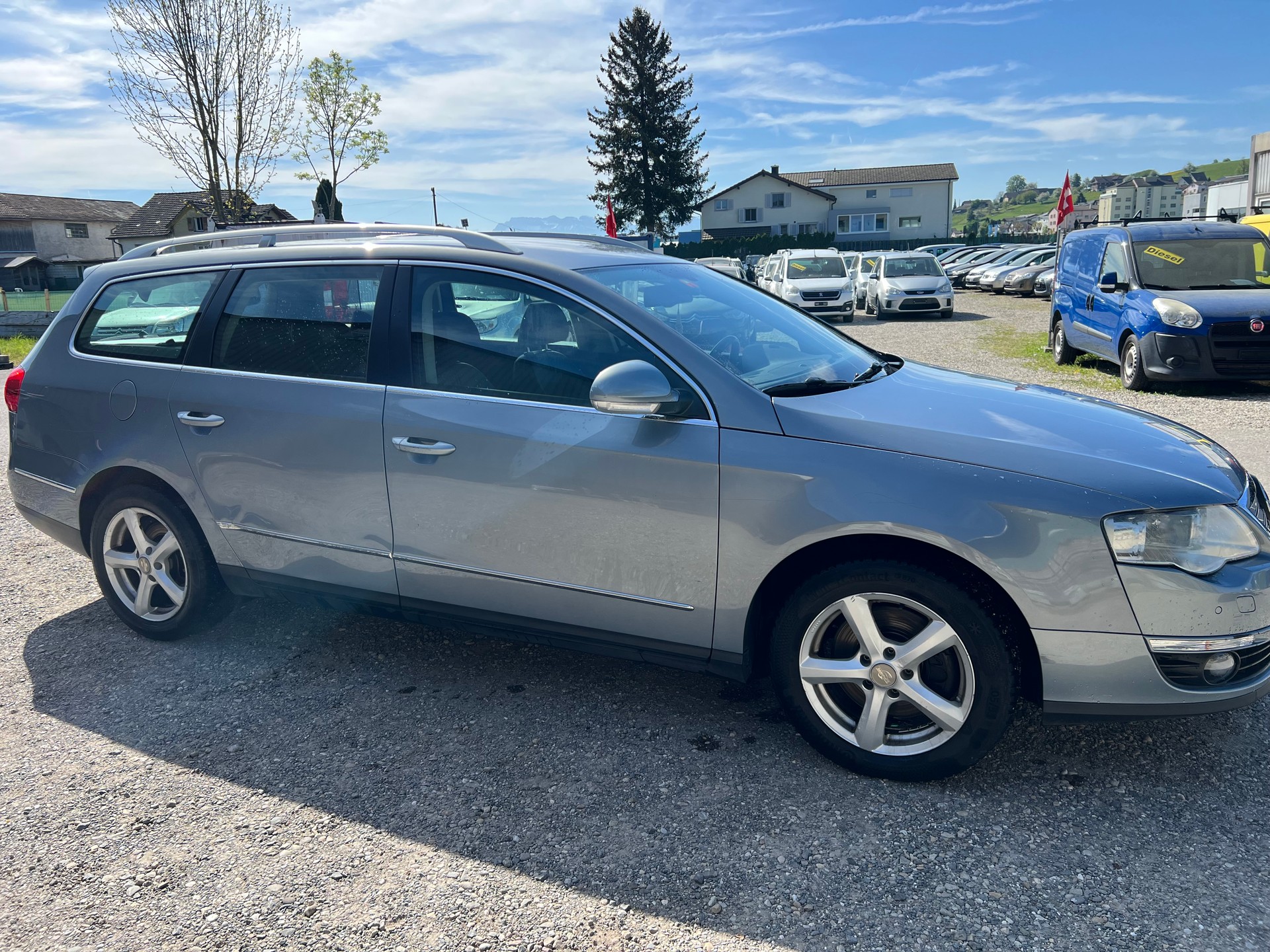 VW Passat Variant 2.0T FSI Premium Tiptronic-image-2
