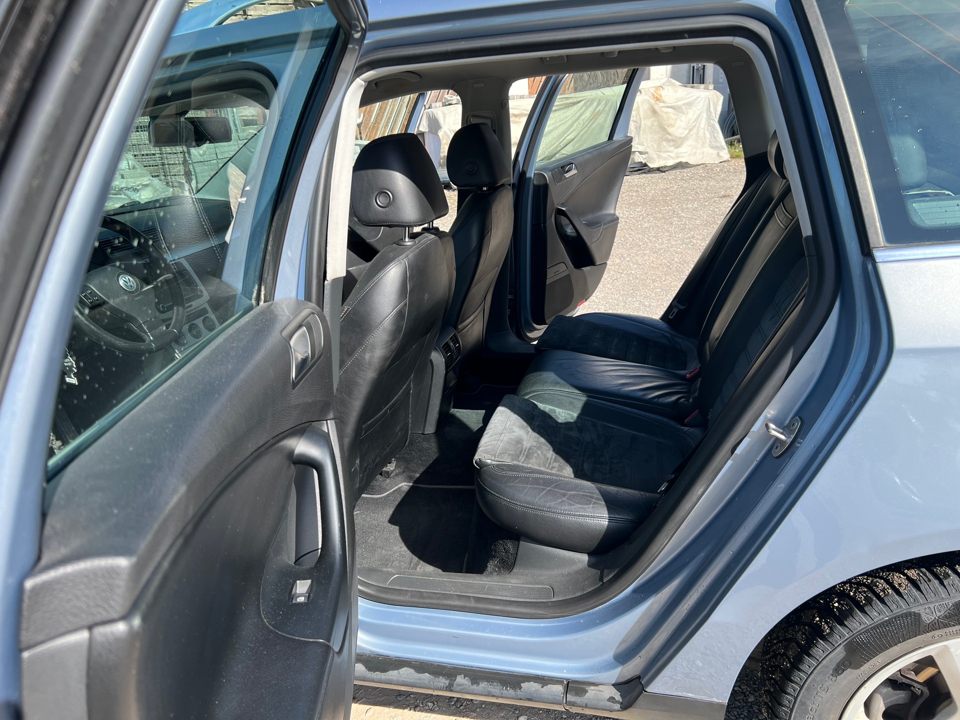 VW Passat Variant 2.0T FSI Premium Tiptronic-image-9