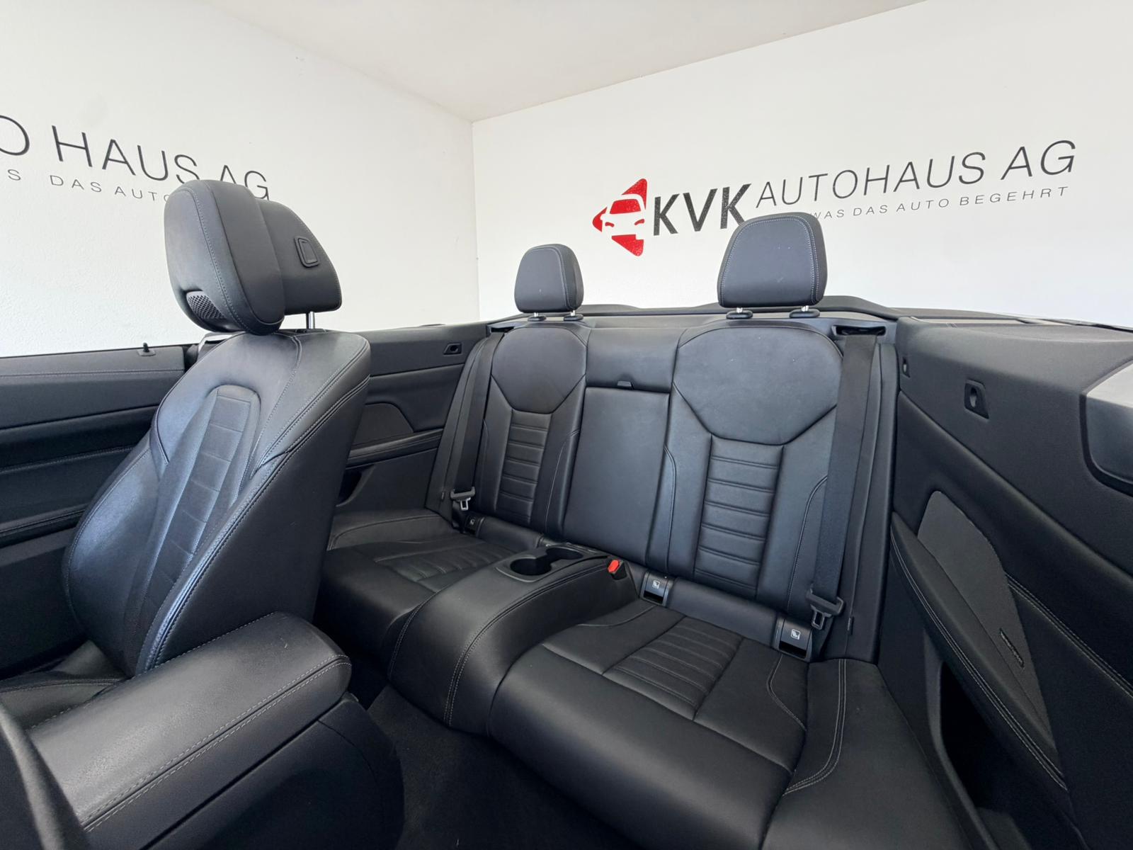 BMW 430i xDrive Cabriolet M Sport Steptronic-image-10