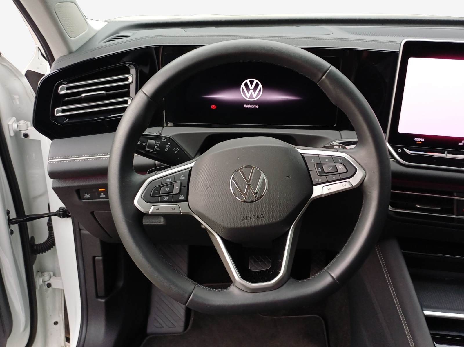 VW Tiguan 2.0 TSI DSG Elegance 4Motion-image-9