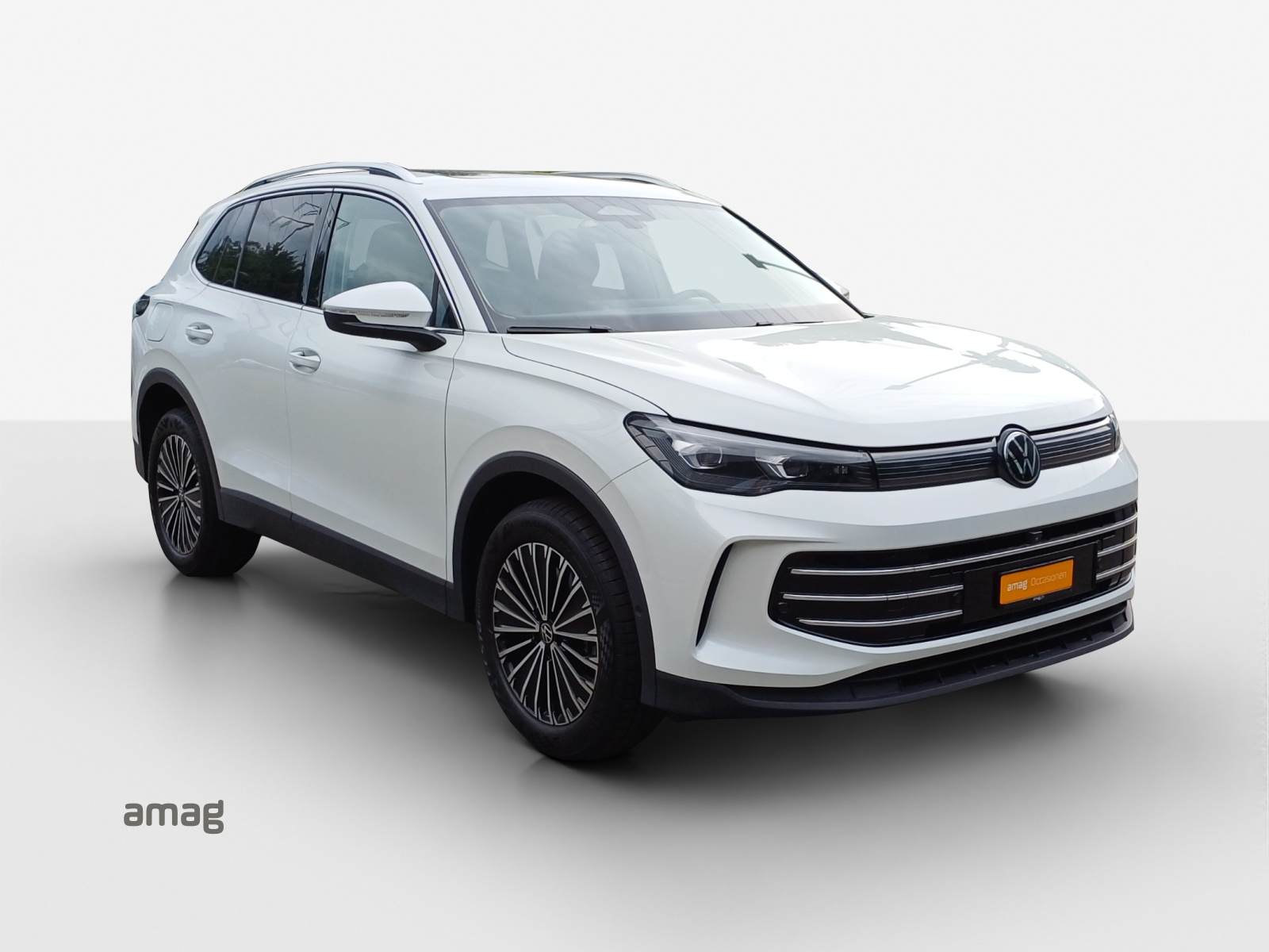 VW Tiguan 2.0 TSI DSG Elegance 4Motion-image-5
