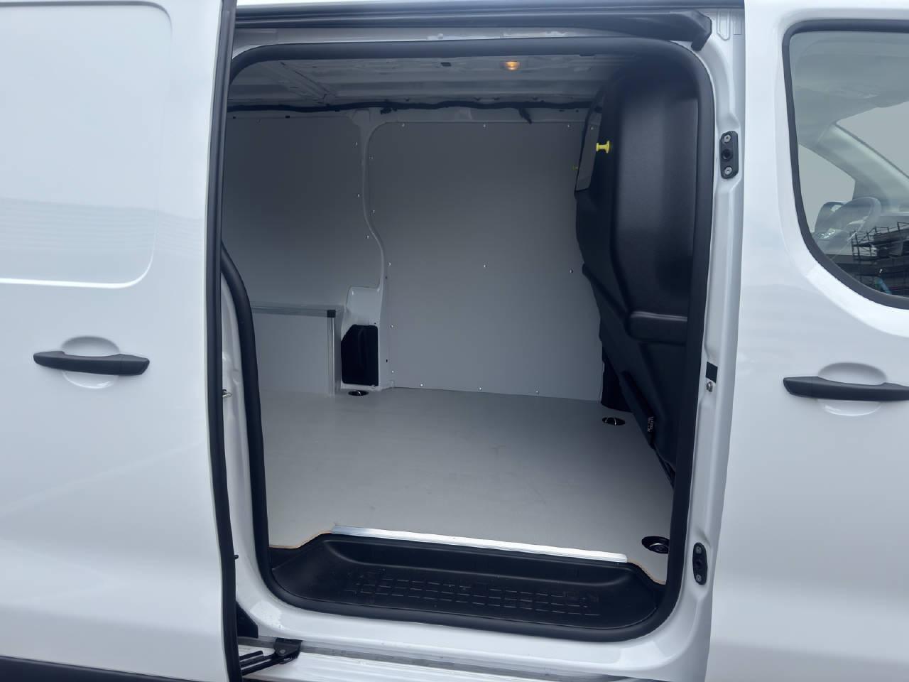 OPEL Vivaro Cargo 2.0 D 144 S/S 3.1t-image-25