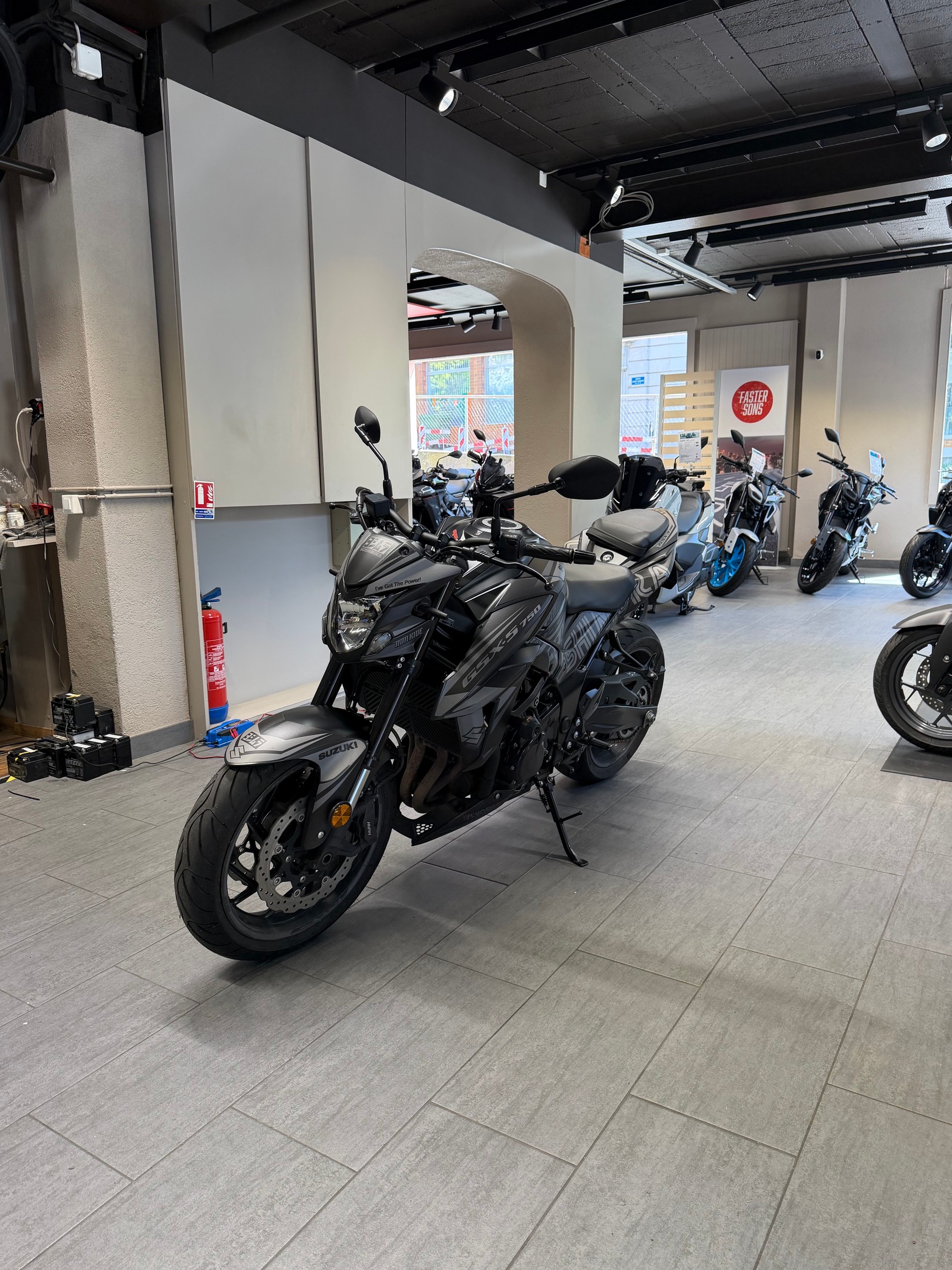 SUZUKI GSX-S 750 ABS-showroom-element-3