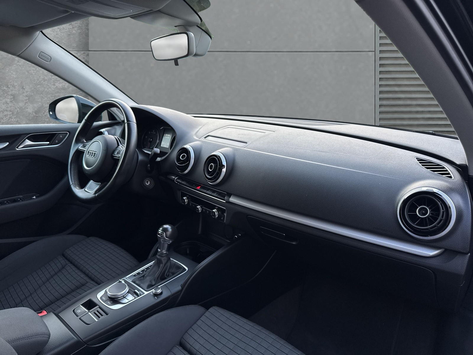 AUDI A3 Sportback 2.0 TDI Attraction S-tronic-image-11