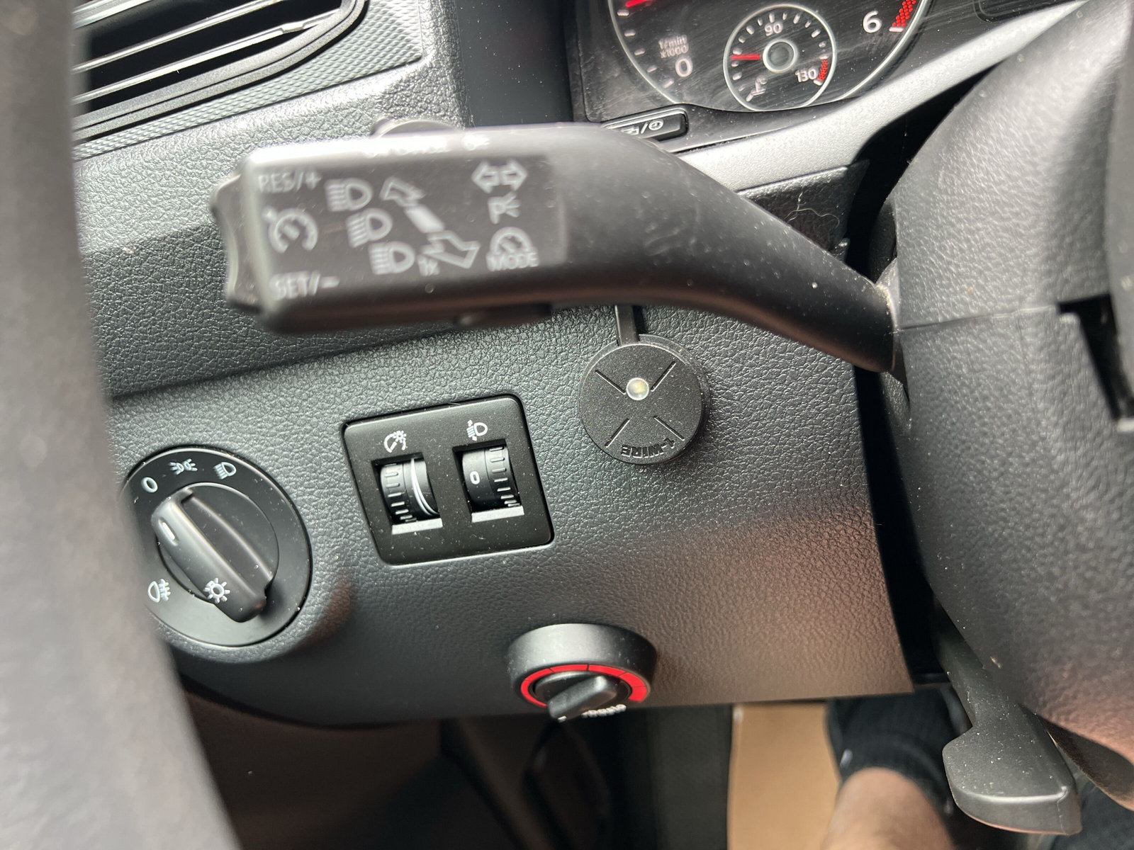 VW Caddy 2.0TDI 4Motion BlueMotion Technology-image-14