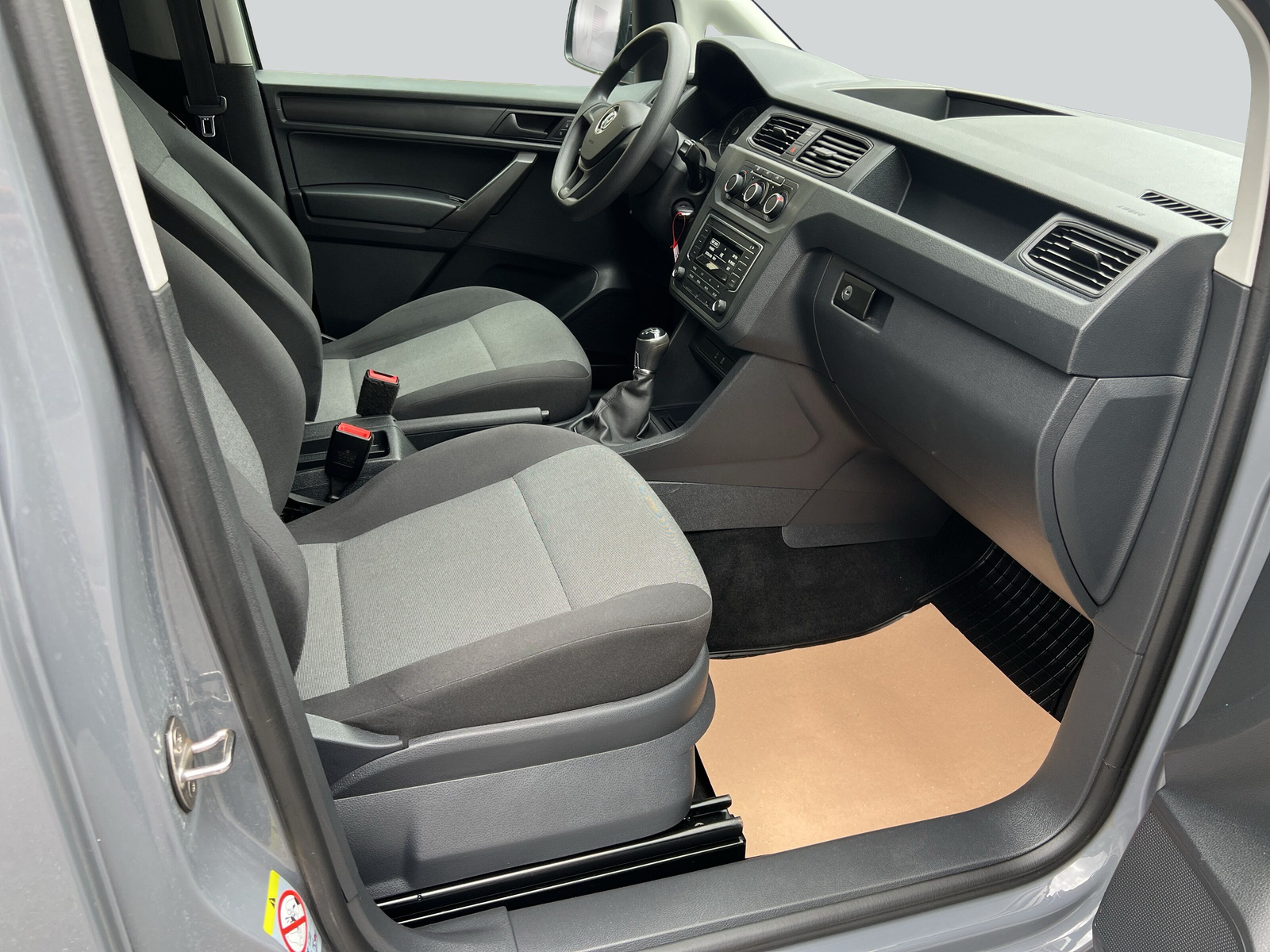 VW Caddy 2.0TDI 4Motion BlueMotion Technology-image-10