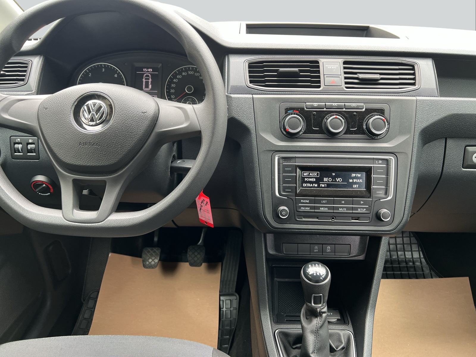 VW Caddy 2.0TDI 4Motion BlueMotion Technology-image-13