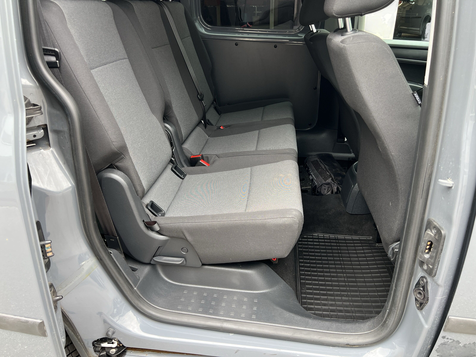 VW Caddy 2.0TDI 4Motion BlueMotion Technology-image-12
