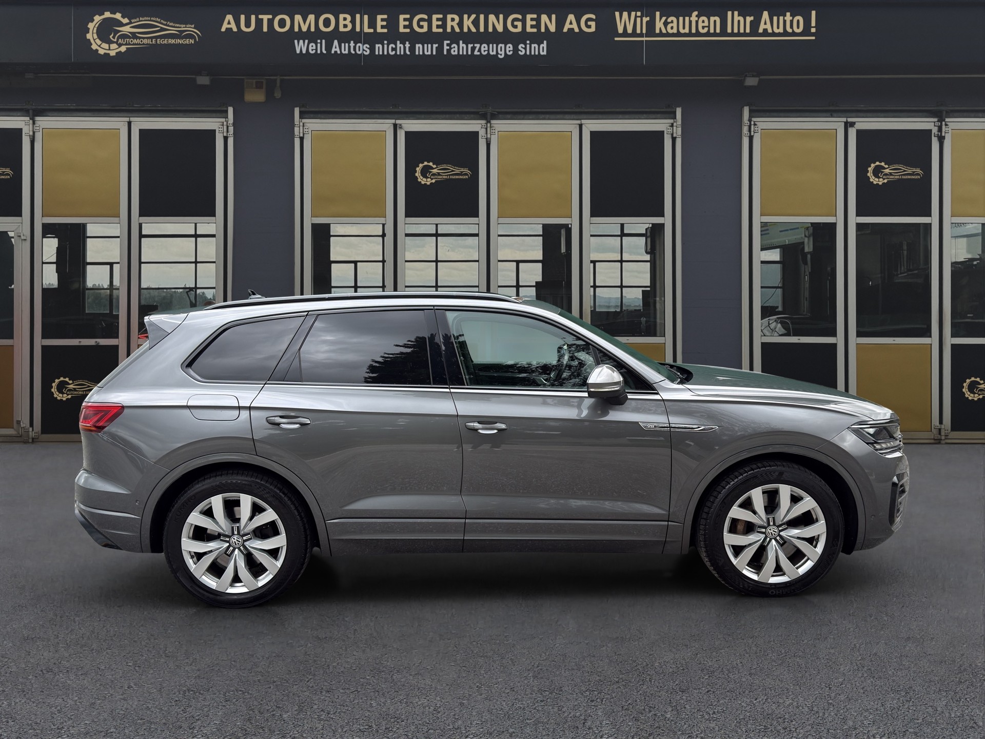 VW Touareg 4.0 V8 TDI R-Line-image-3