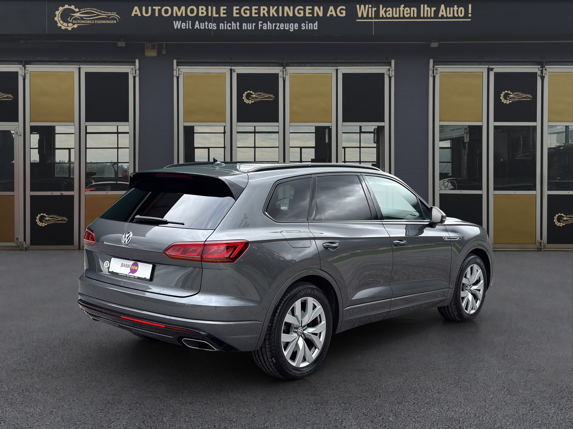 VW Touareg 4.0 V8 TDI R-Line-image-4