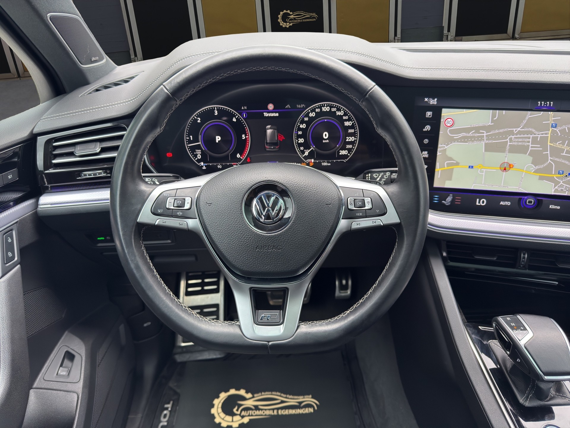 VW Touareg 4.0 V8 TDI R-Line-image-12