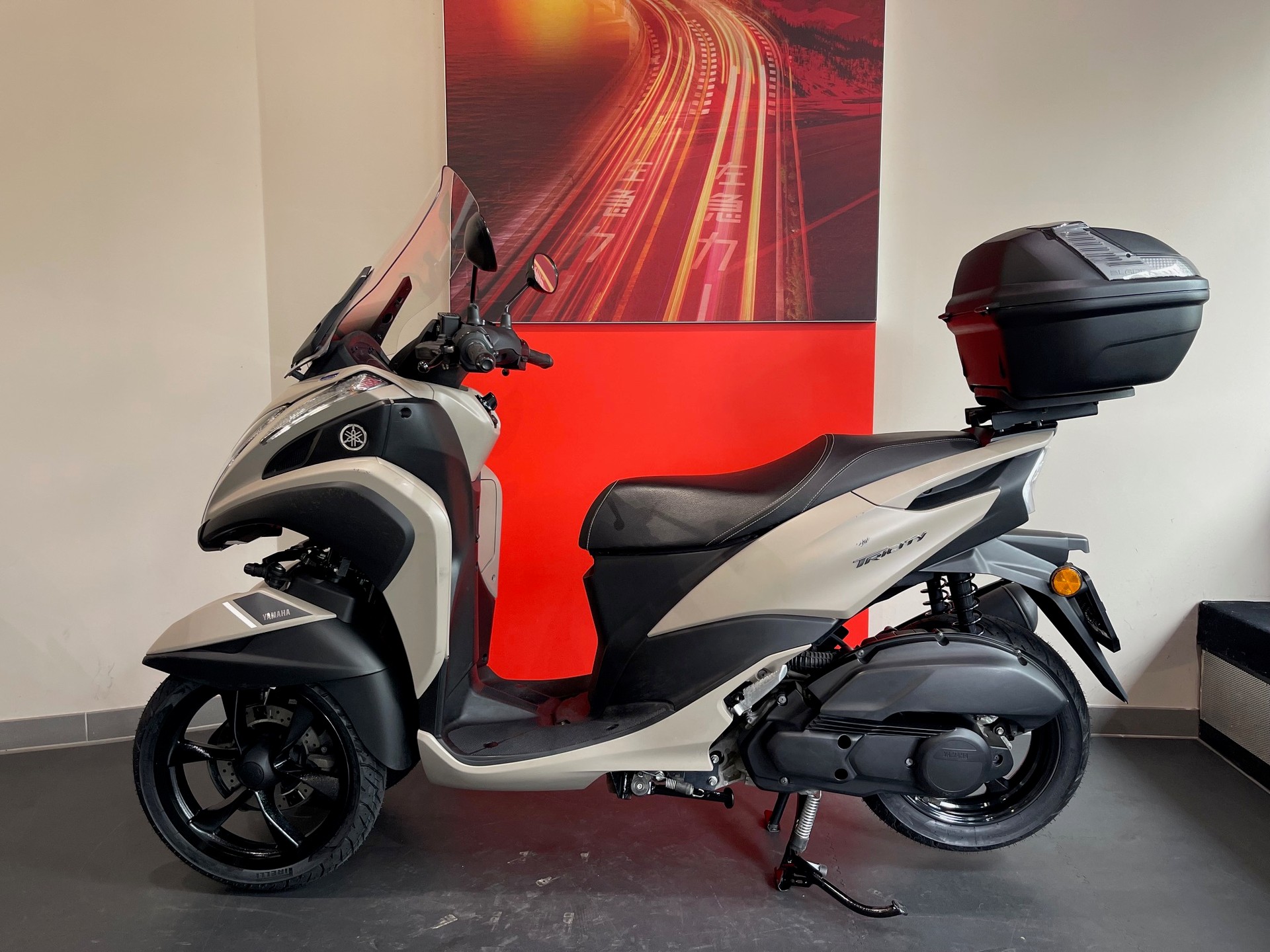 YAMAHA Tricity MW 125 ABS-showroom-element-3
