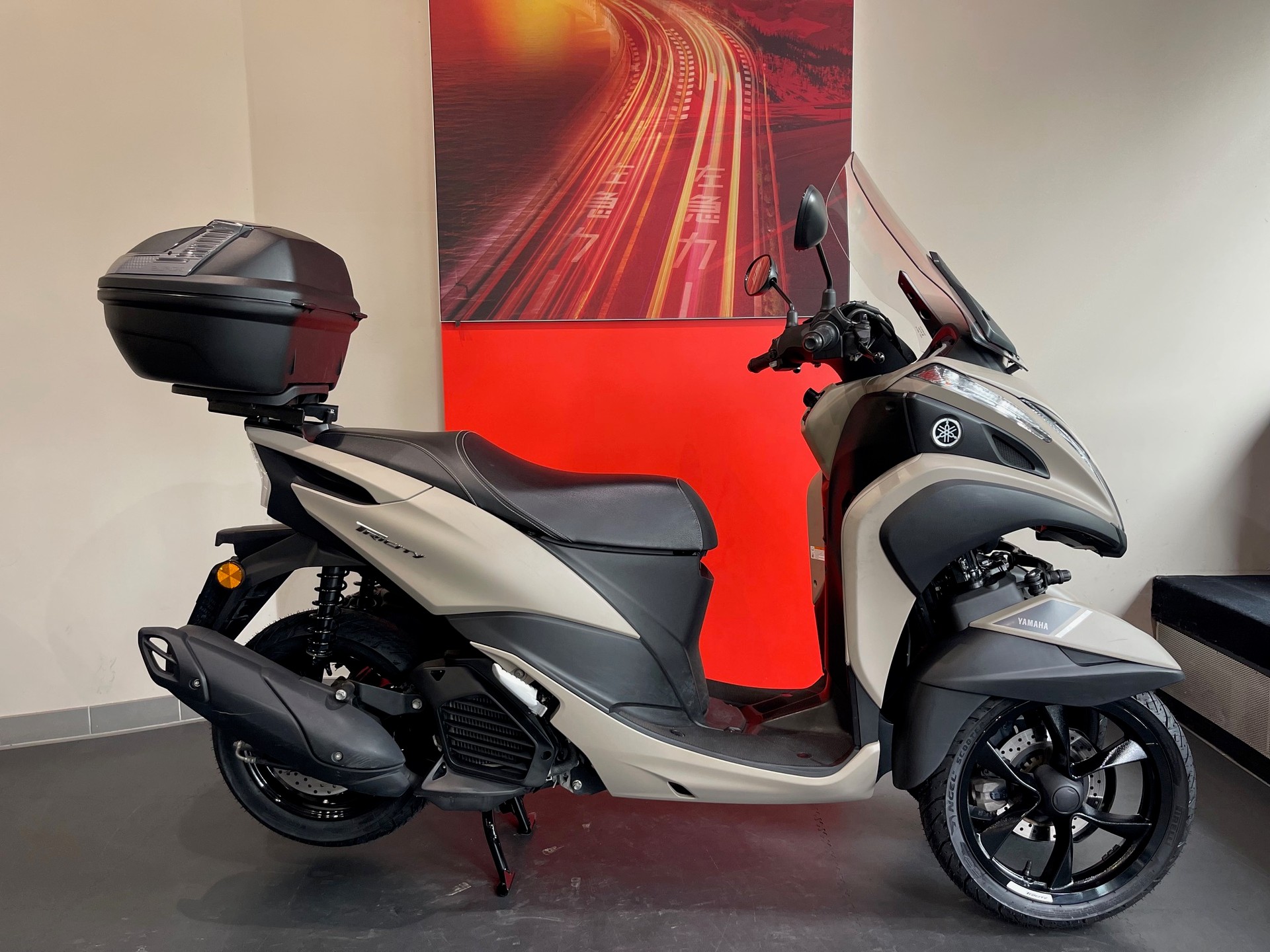 YAMAHA Tricity MW 125 ABS-showroom-element-1