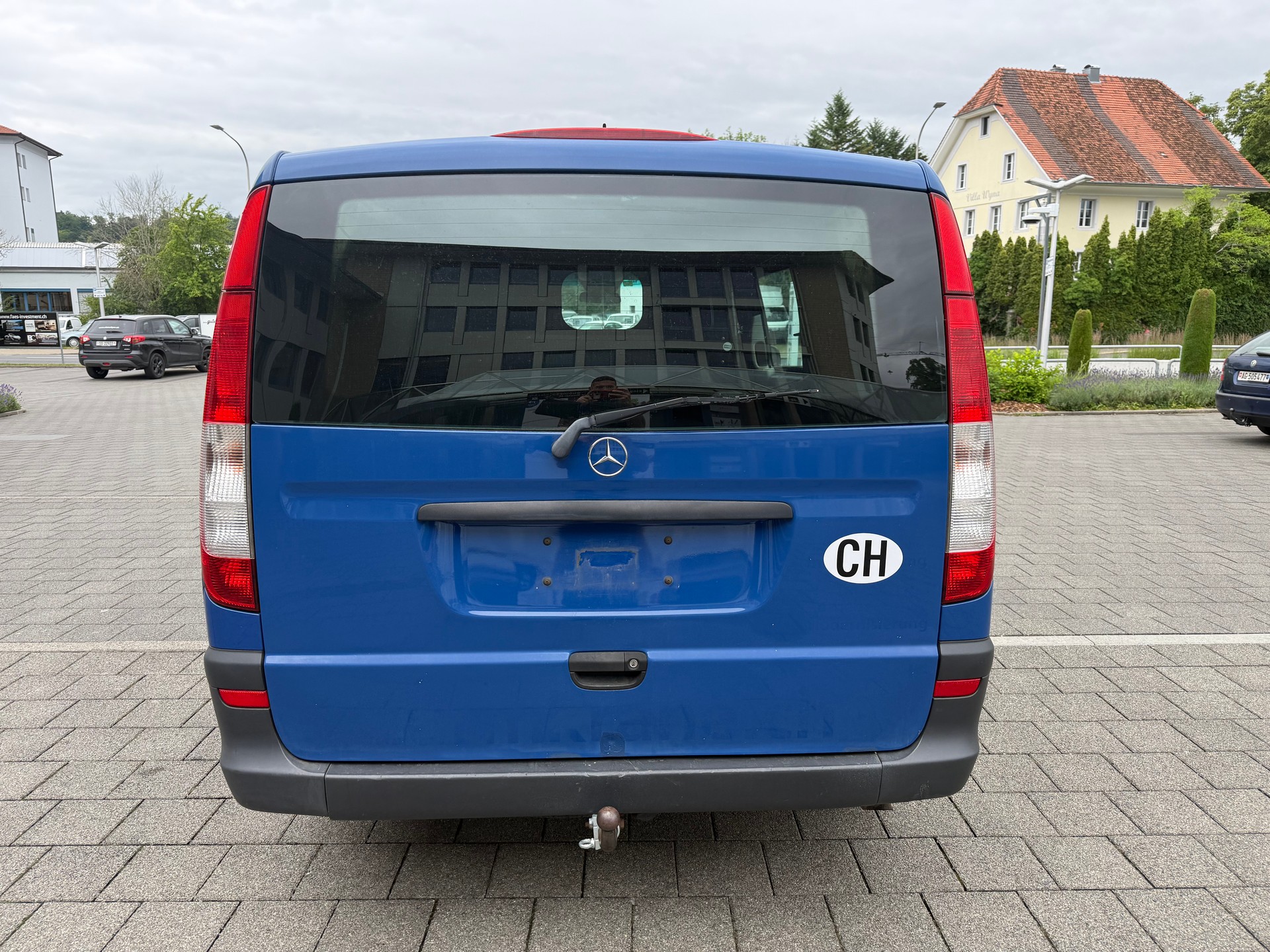 MERCEDES-BENZ Vito 120 CDI L Automat-image-4