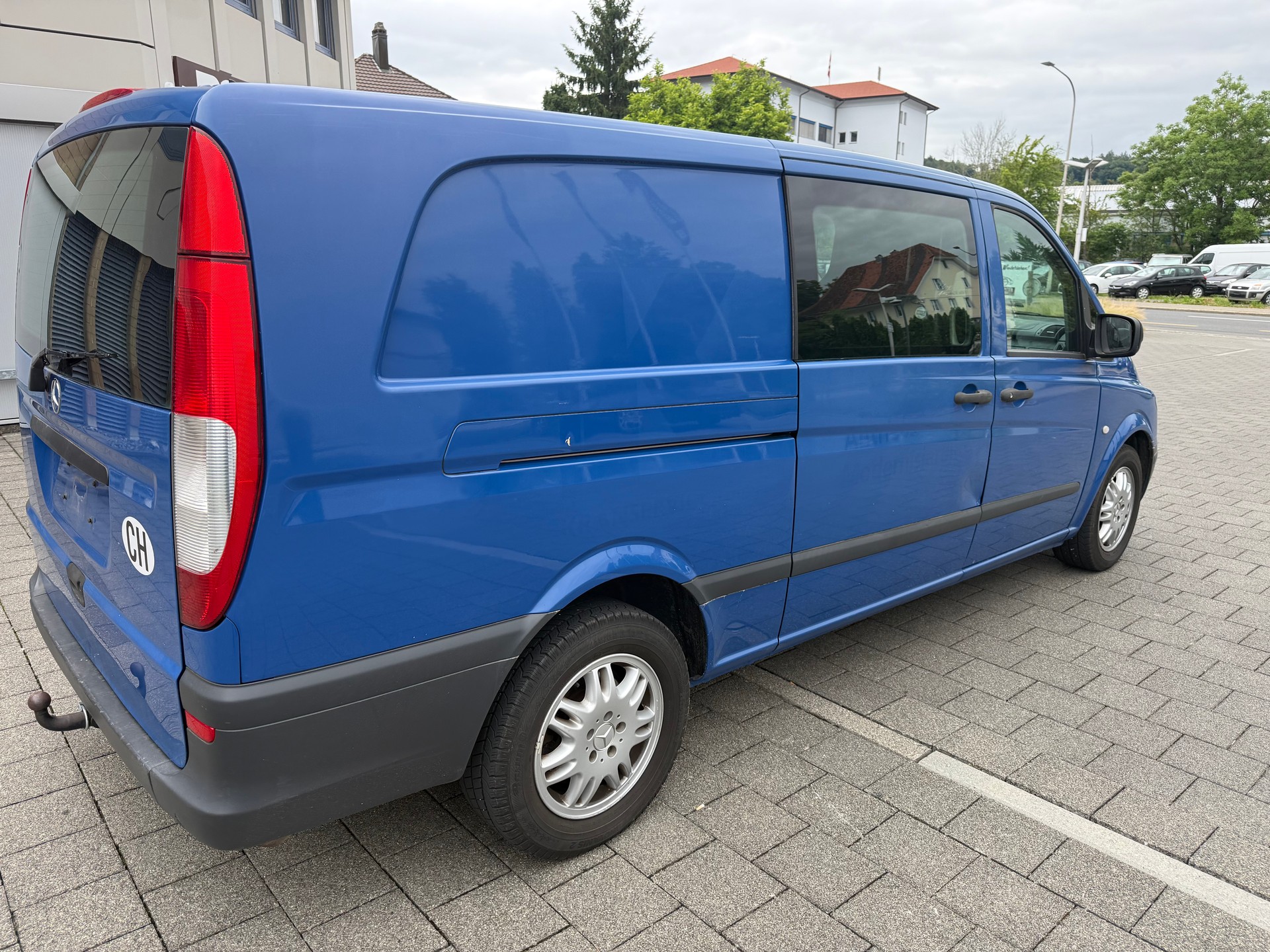 MERCEDES-BENZ Vito 120 CDI L Automat-image-5