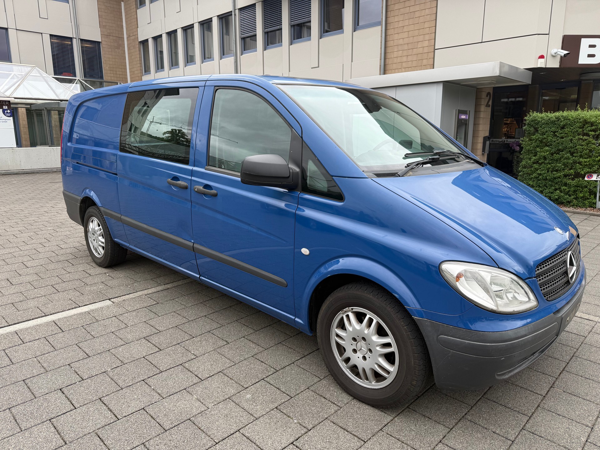 MERCEDES-BENZ Vito 120 CDI L Automat-image-0