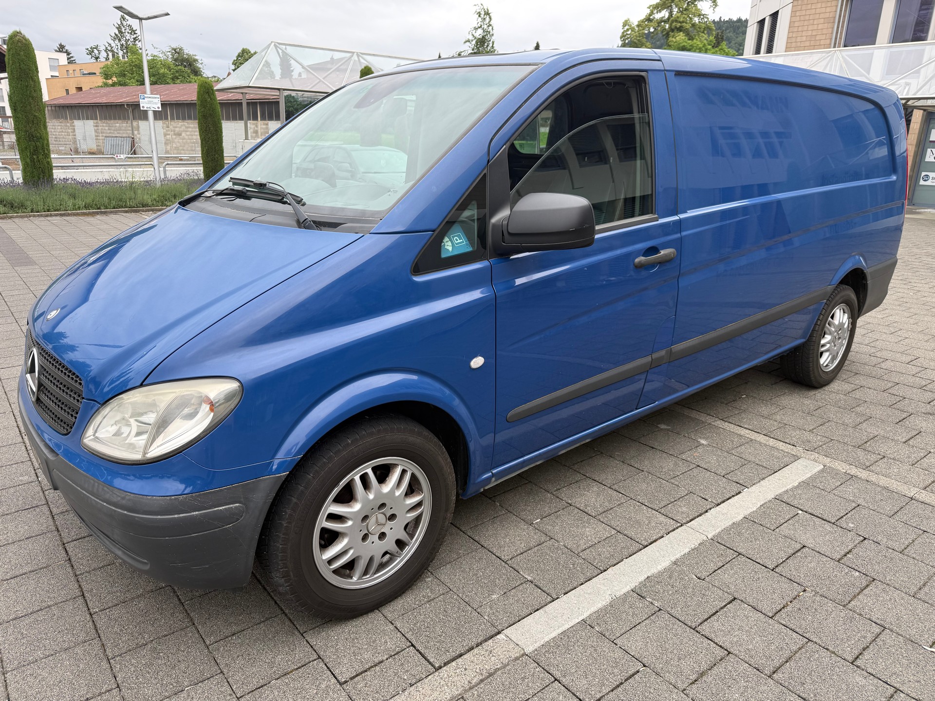 MERCEDES-BENZ Vito 120 CDI L Automat-image-2