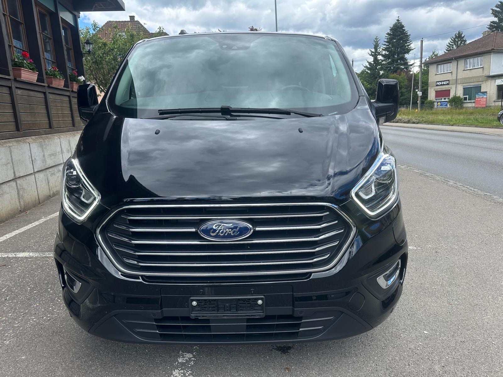 FORD Tourneo Custom 320 L1H1 Titanium PHEV-image-4
