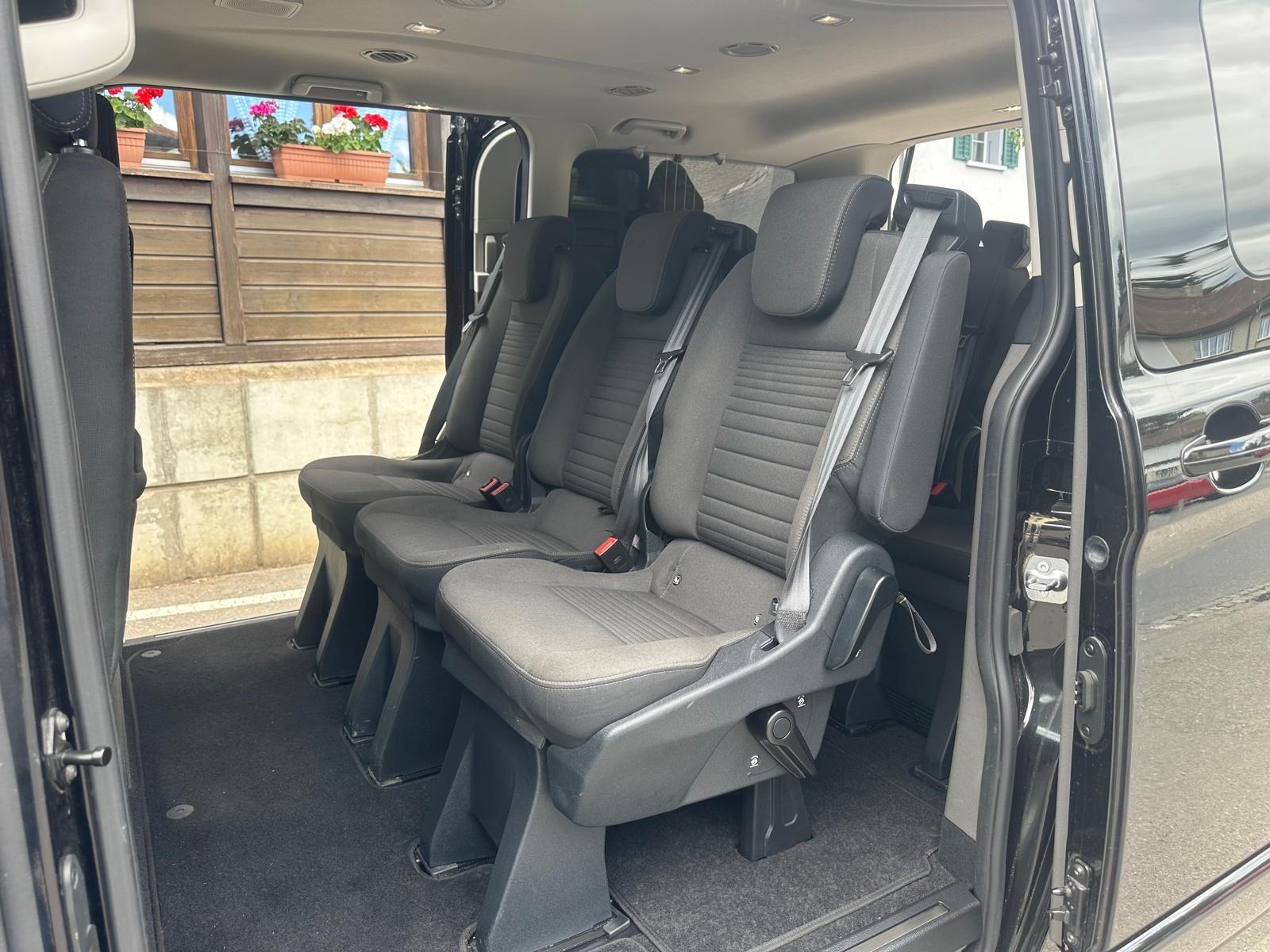 FORD Tourneo Custom 320 L1H1 Titanium PHEV-image-10
