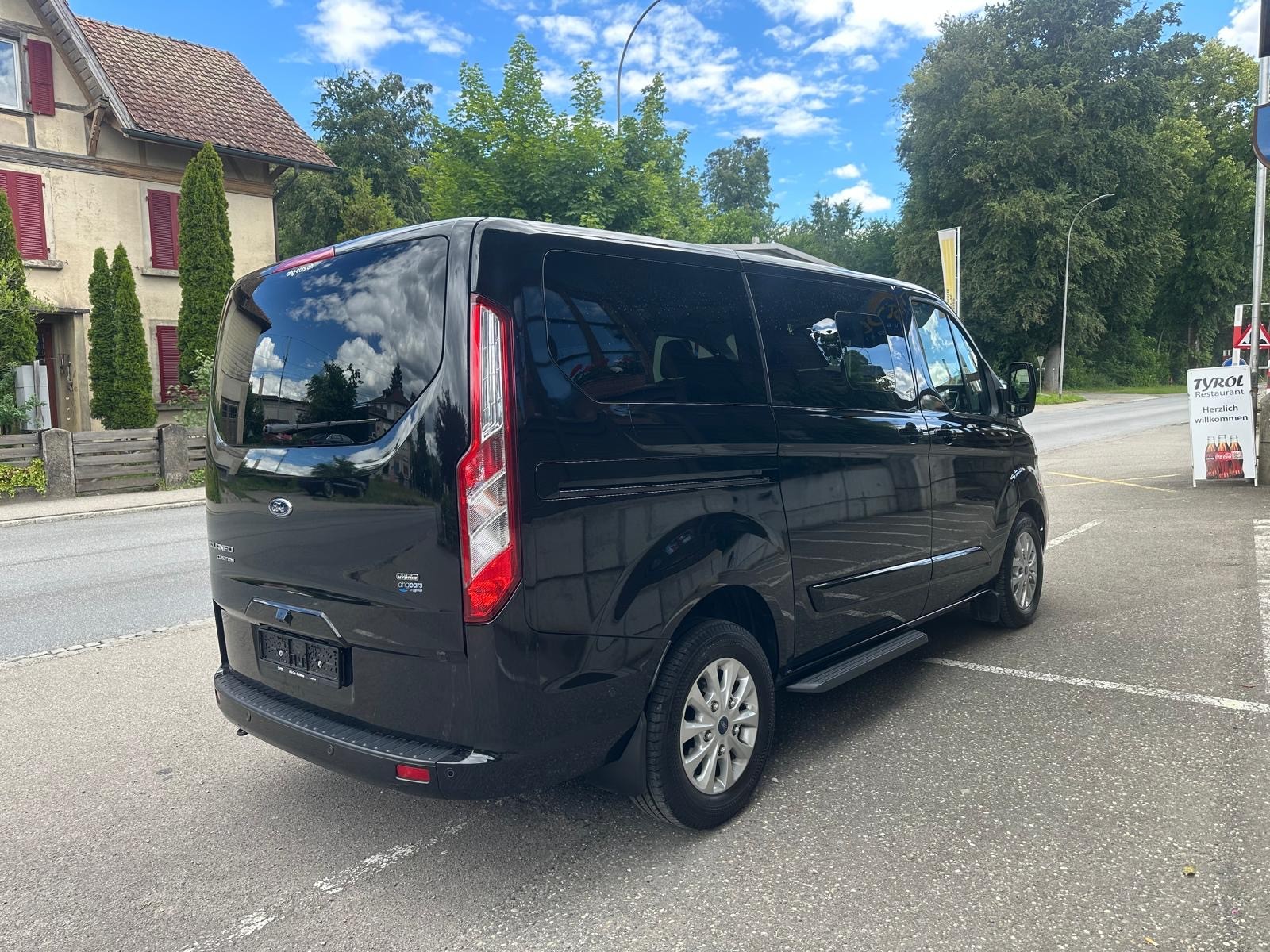 FORD Tourneo Custom 320 L1H1 Titanium PHEV-image-2