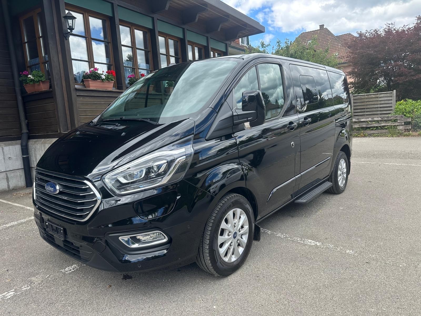 FORD Tourneo Custom 320 L1H1 Titanium PHEV-image-1