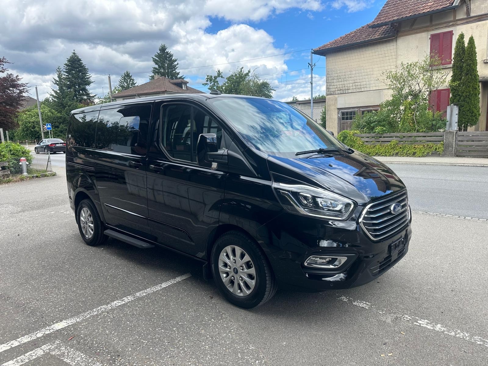 FORD Tourneo Custom 320 L1H1 Titanium PHEV-image-0