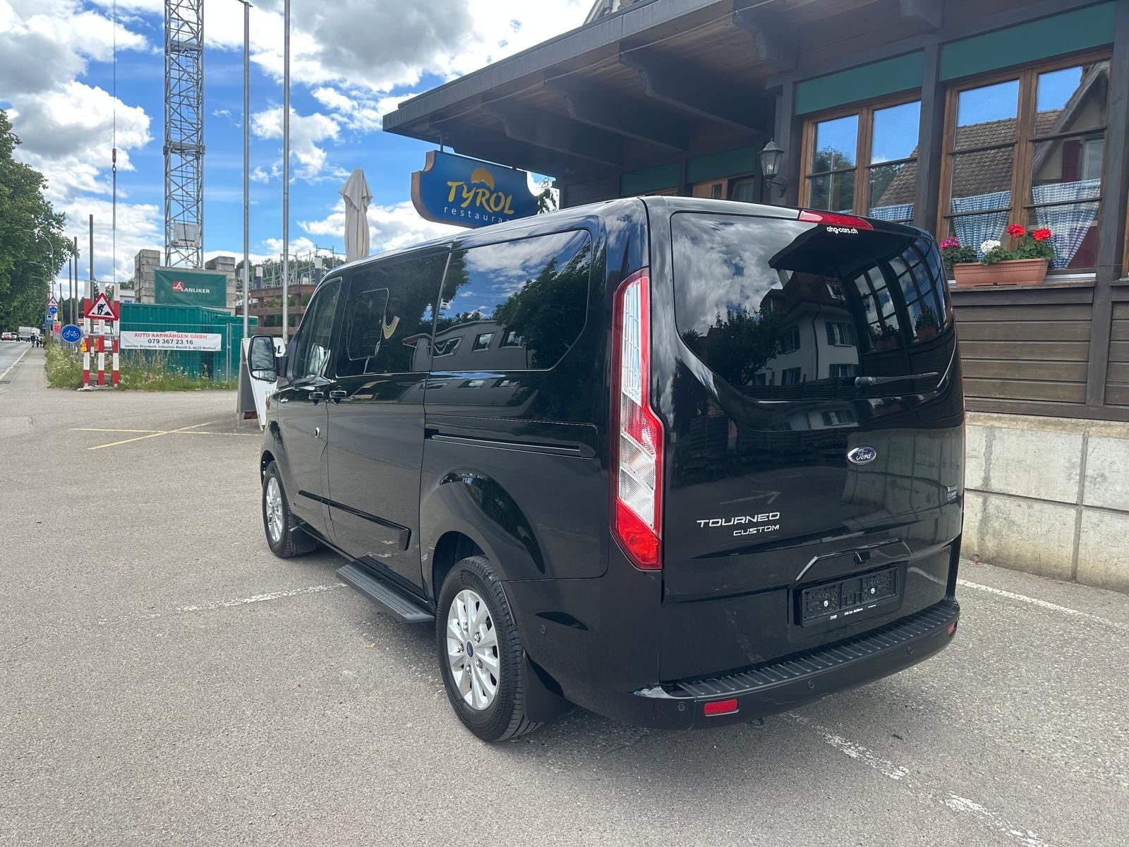 FORD Tourneo Custom 320 L1H1 Titanium PHEV-image-3