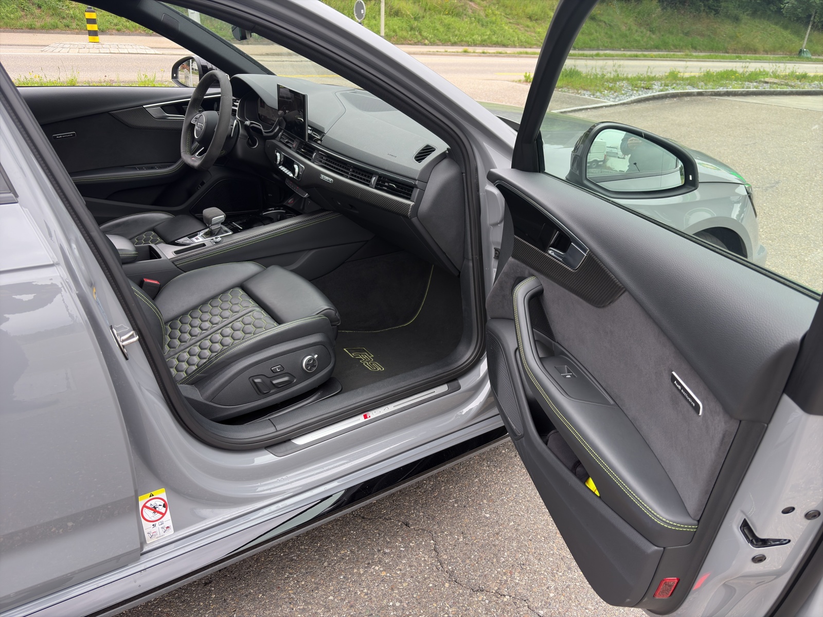 AUDI RS4 Avant 2.9 V6 TFSI quattro T-Tronic-image-5