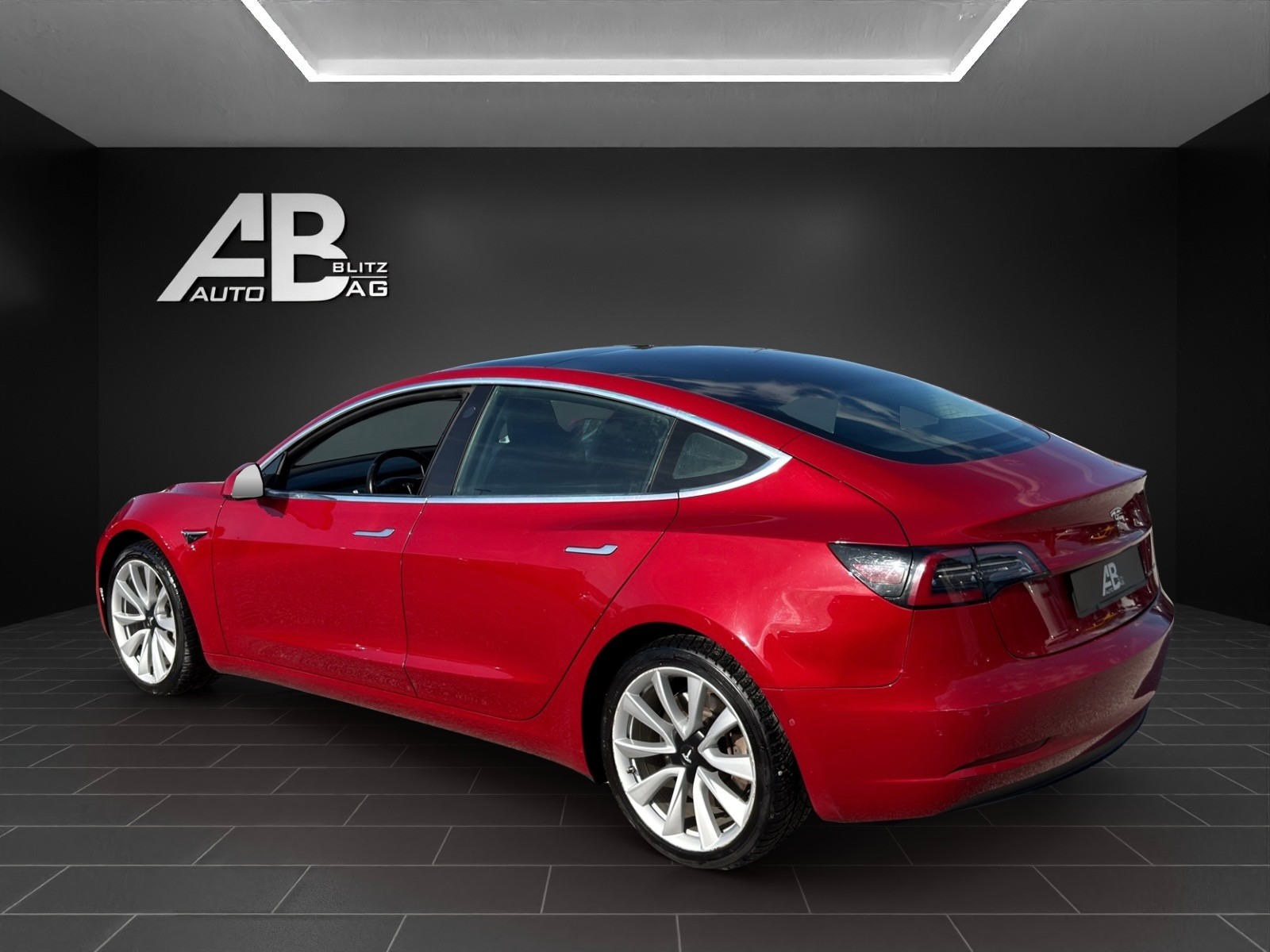 TESLA Model 3 Long Range Dual Motor AWD 4x4-image-2