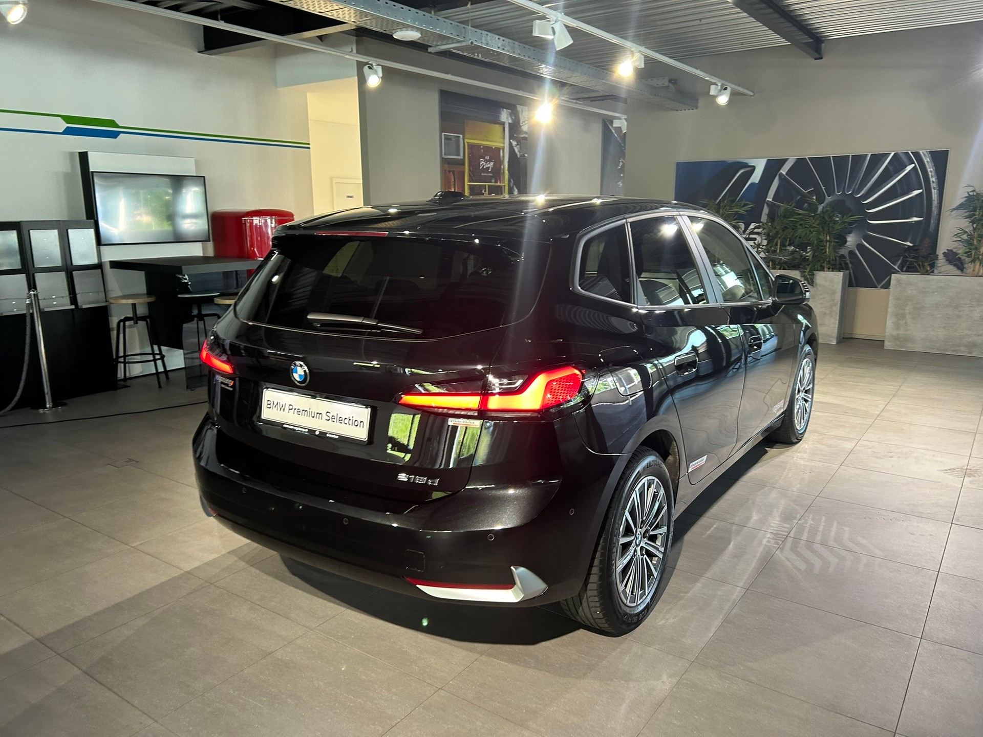 BMW 218d Active Tourer DKG-image-11