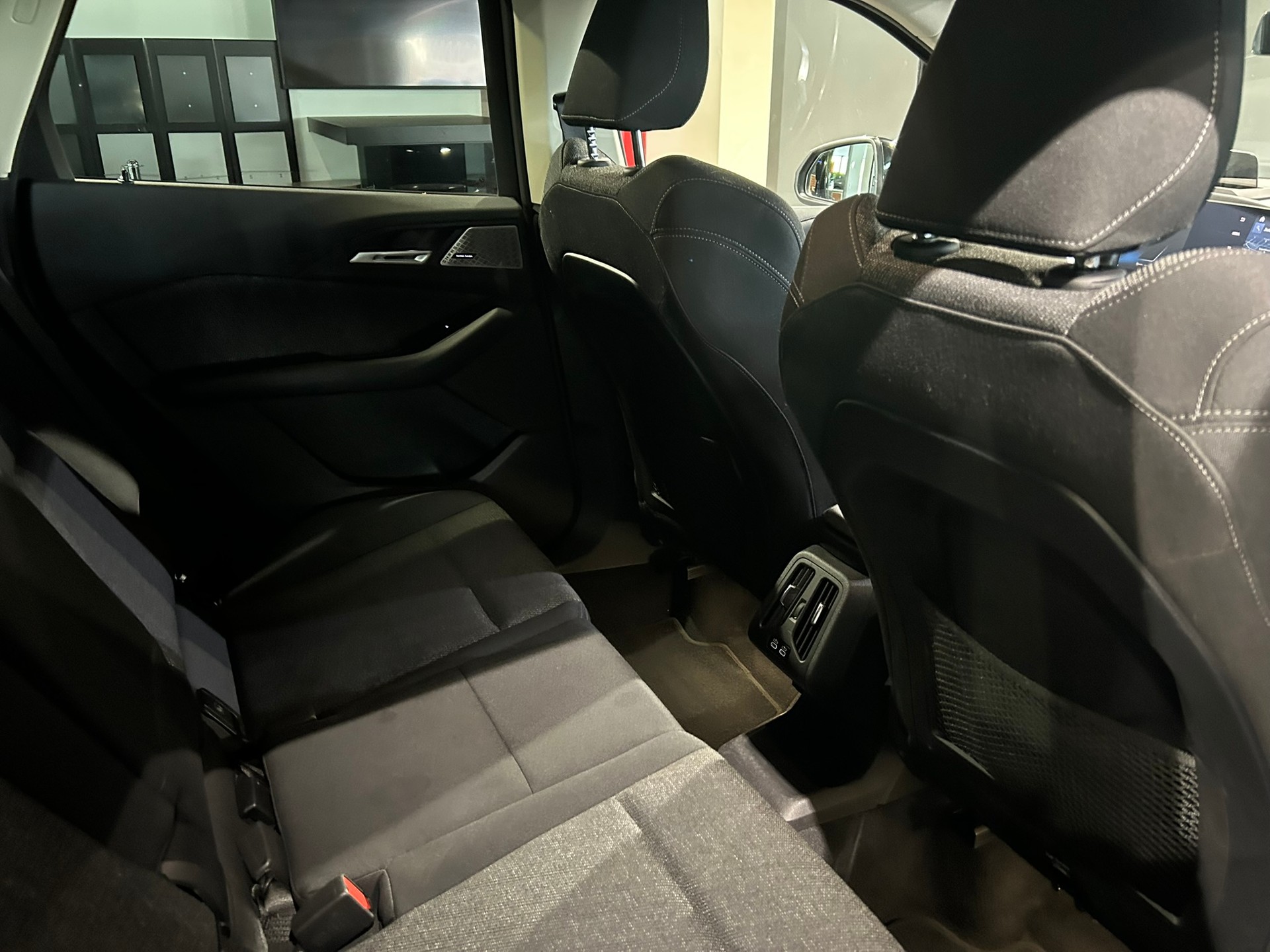 BMW 218d Active Tourer DKG-image-31