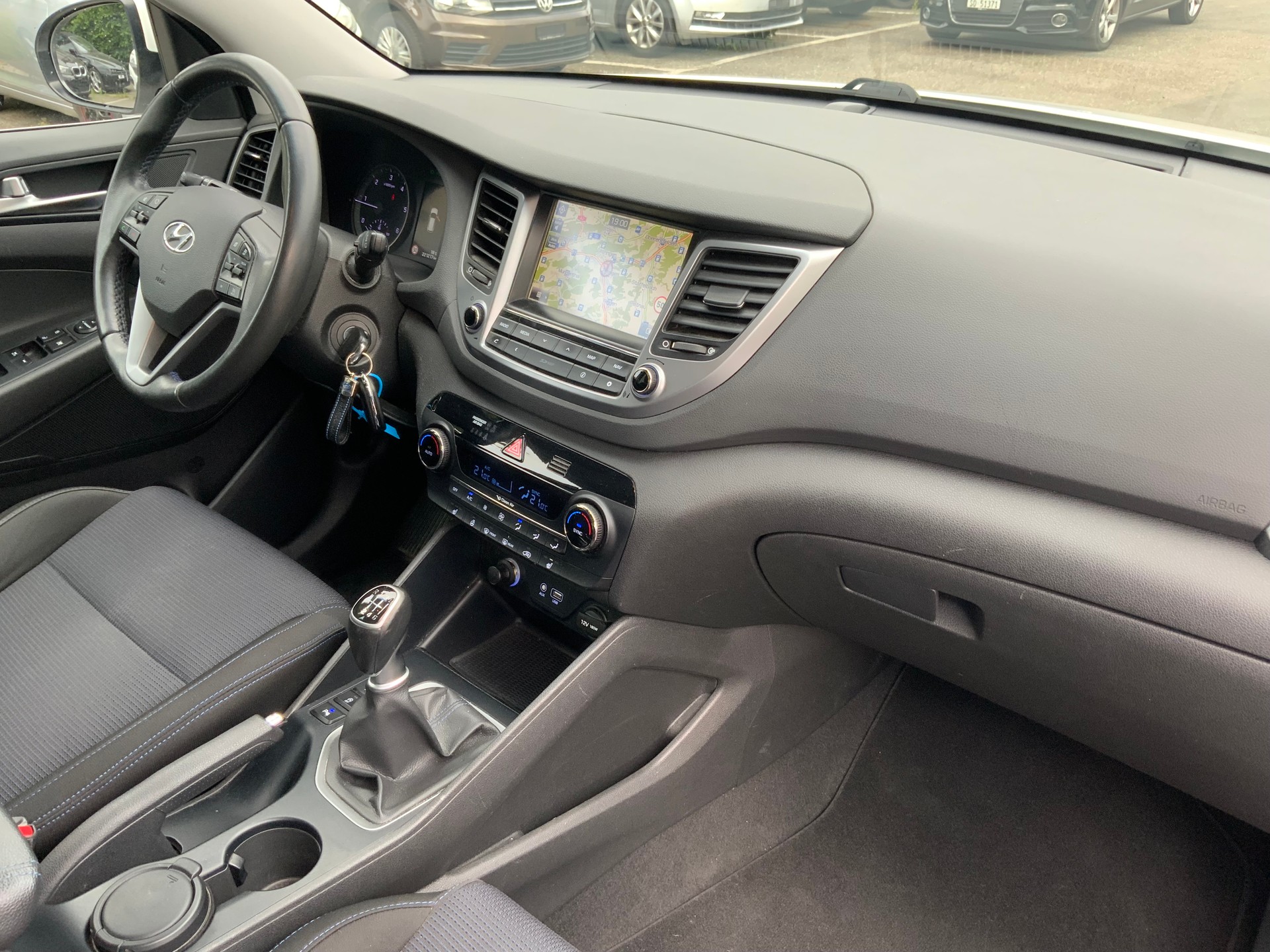 HYUNDAI Tucson 2.0 CRDI Plena 2WD-image-11