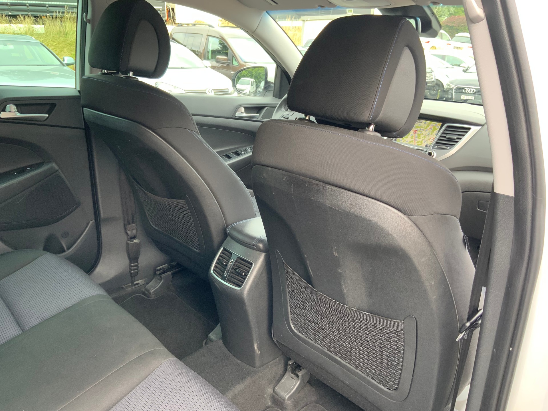 HYUNDAI Tucson 2.0 CRDI Plena 2WD-image-13