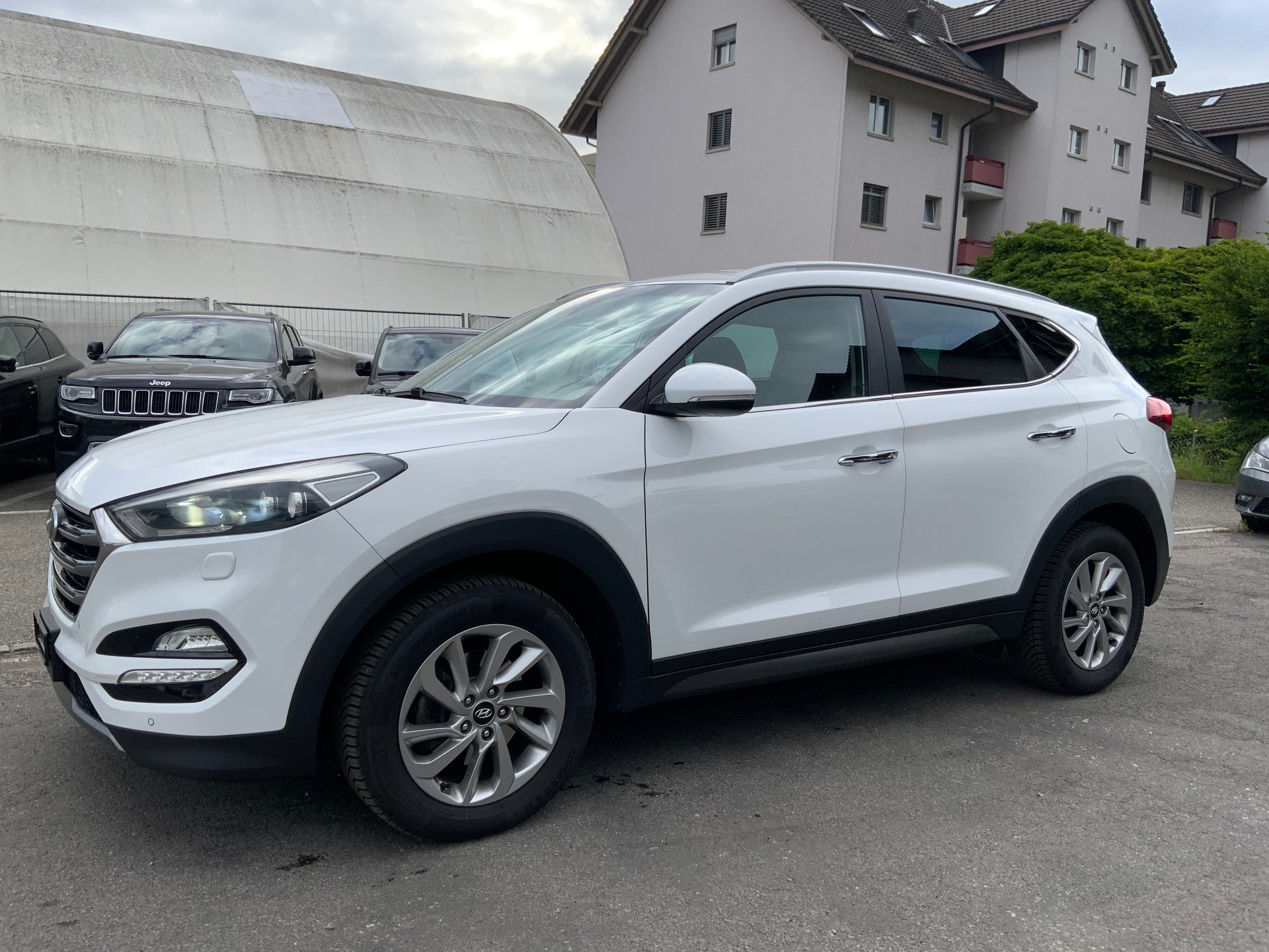HYUNDAI Tucson 2.0 CRDI Plena 2WD-image-1