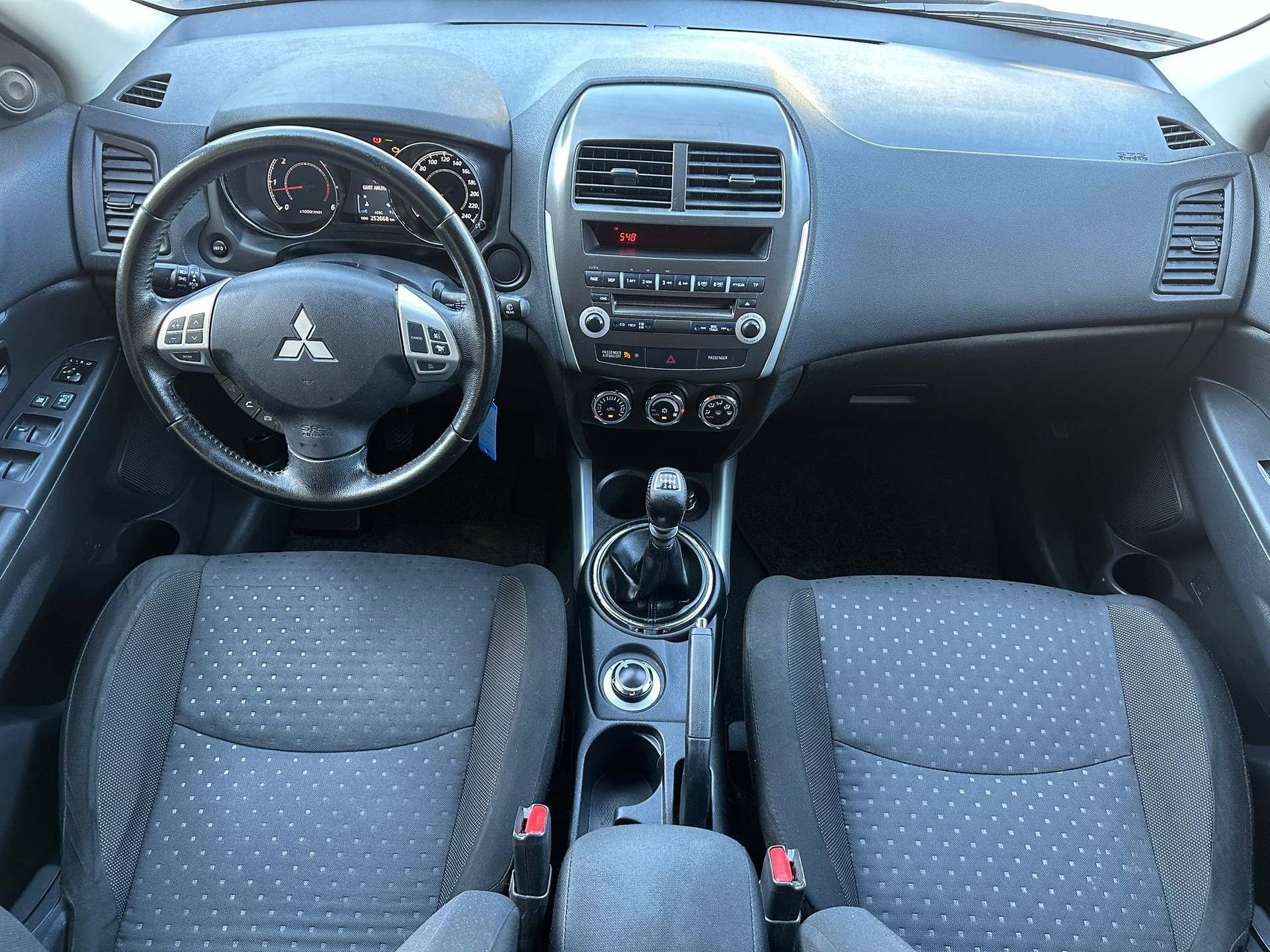 MITSUBISHI ASX 1.8 DID Jubilé35 4WD-image-9