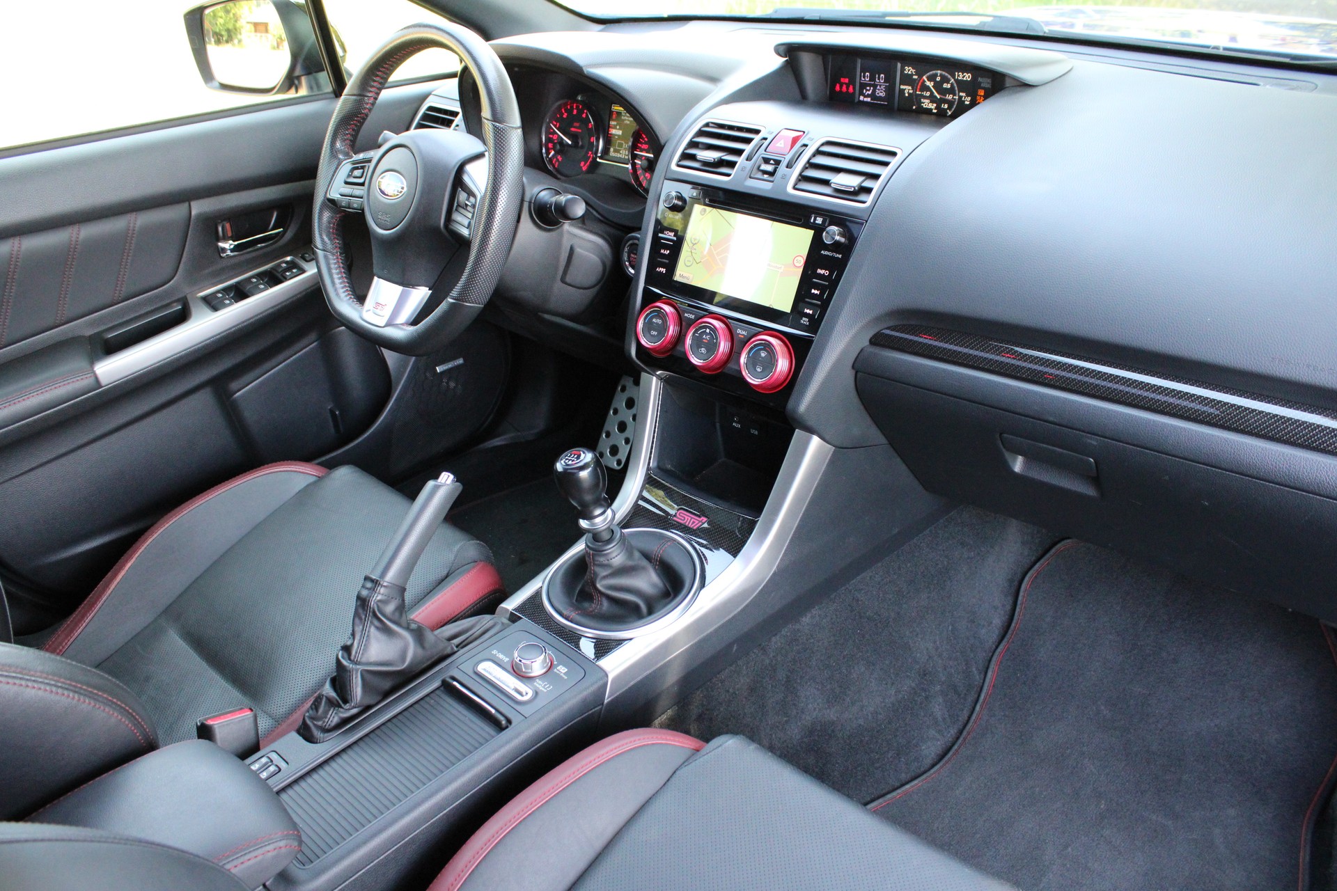 SUBARU WRX 2.5 Turbo 4WD STI Luxury S-image-13