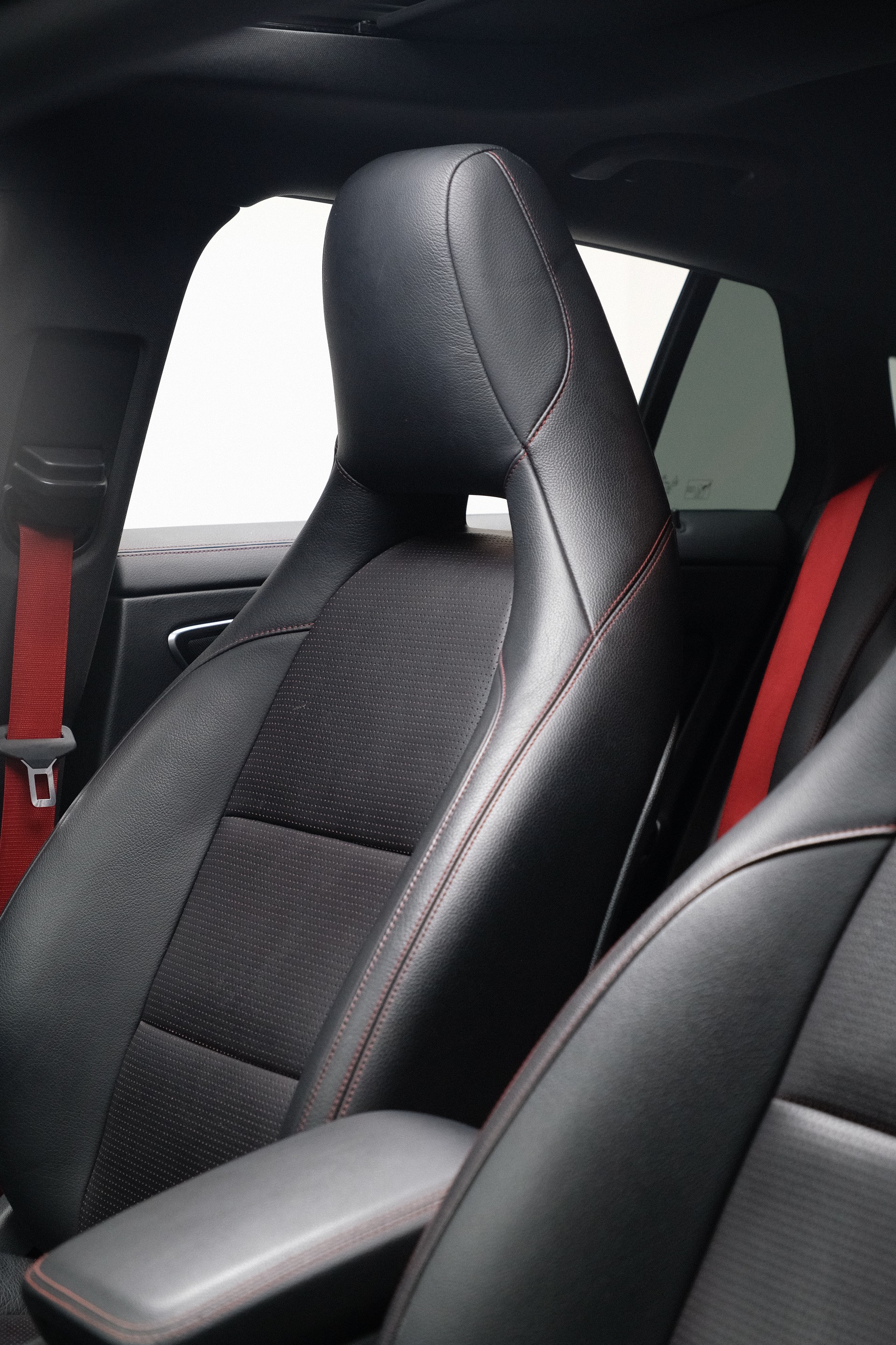 MERCEDES-BENZ CLA Shooting Brake 45 AMG 4Matic Speedshift-image-11