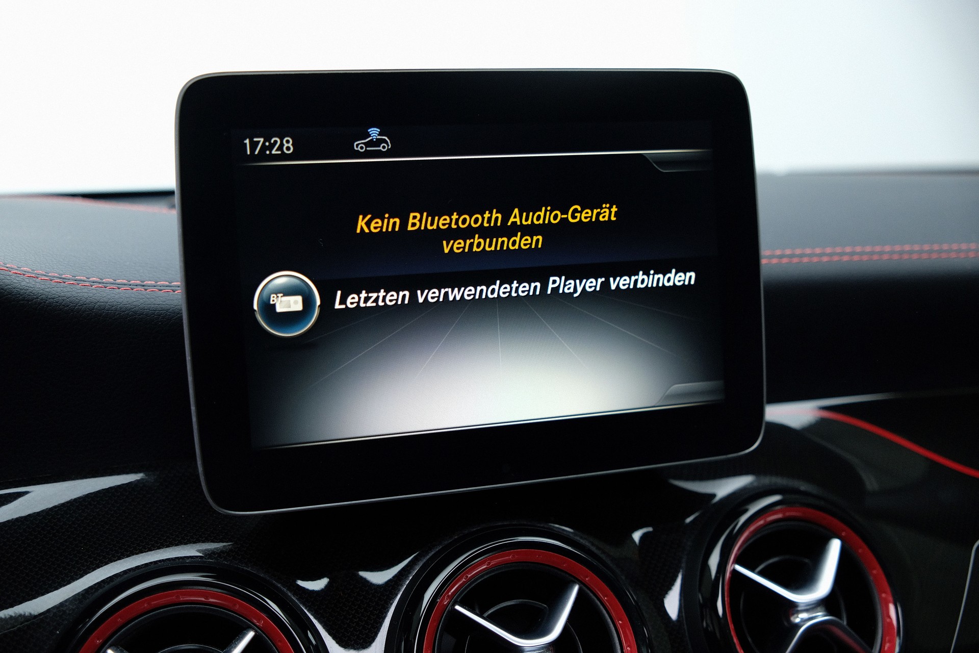 MERCEDES-BENZ CLA Shooting Brake 45 AMG 4Matic Speedshift-image-16