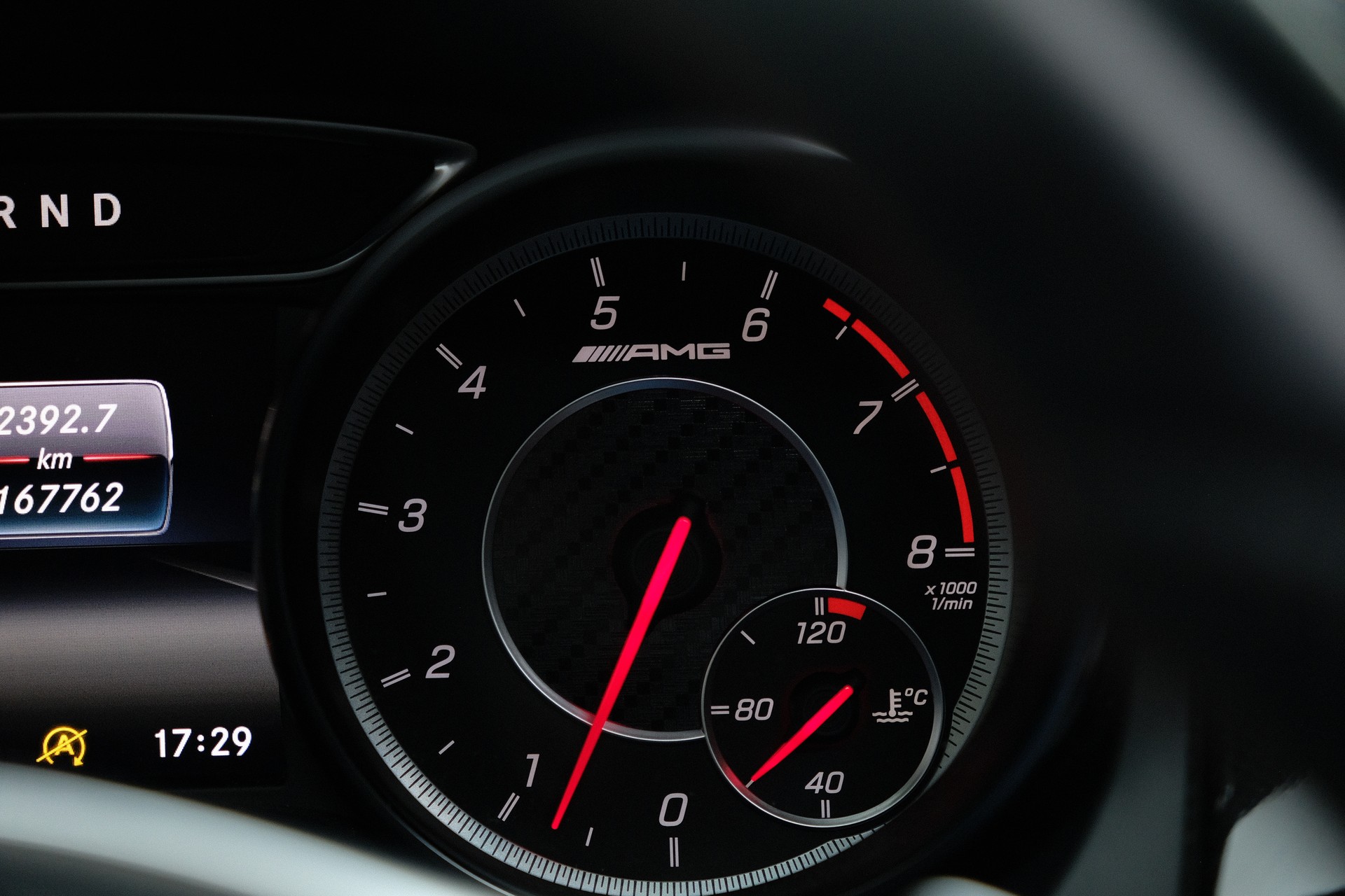 MERCEDES-BENZ CLA Shooting Brake 45 AMG 4Matic Speedshift-image-19